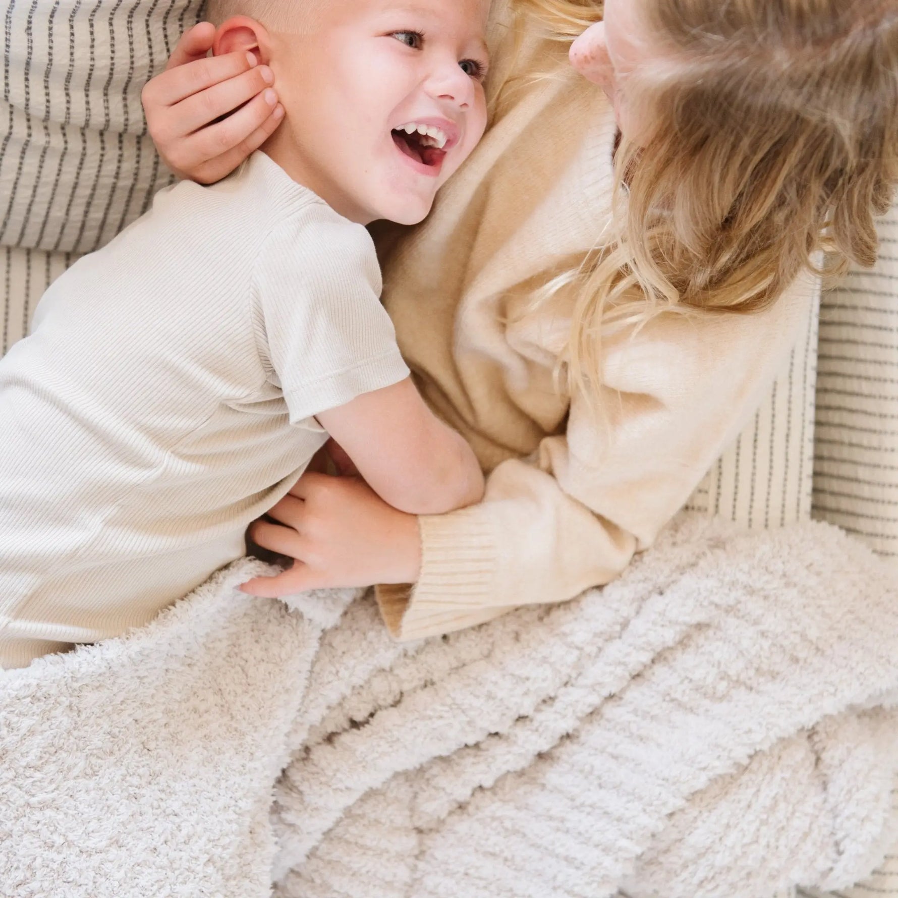 Saranoni Ribbed Bamboni Toddler Blanket Soft Cuddly Warm Saranoni Everetts Place Boutique