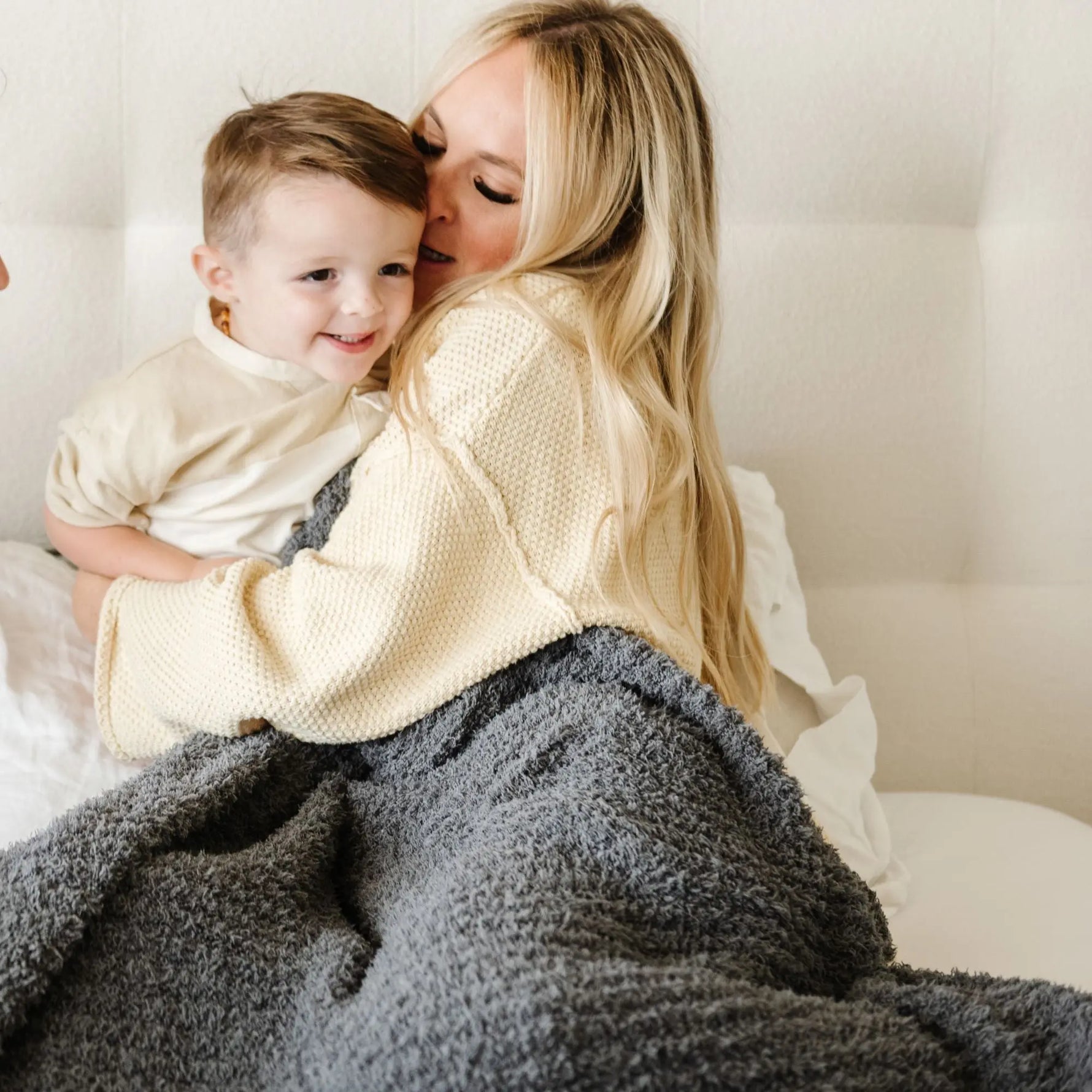 Saranoni Ribbed Bamboni Toddler Blanket Soft Cuddly Warm Saranoni Everetts Place Boutique