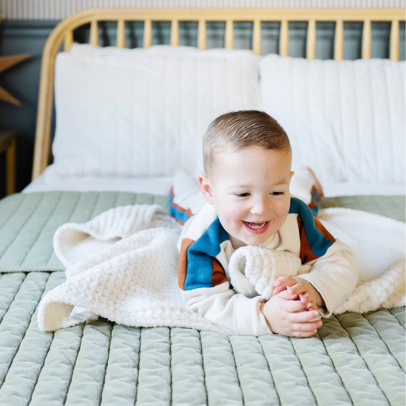Saranoni Waffle Knit Toddler Blanket Soft Breathable Saranoni Everetts Place Boutique 85.00