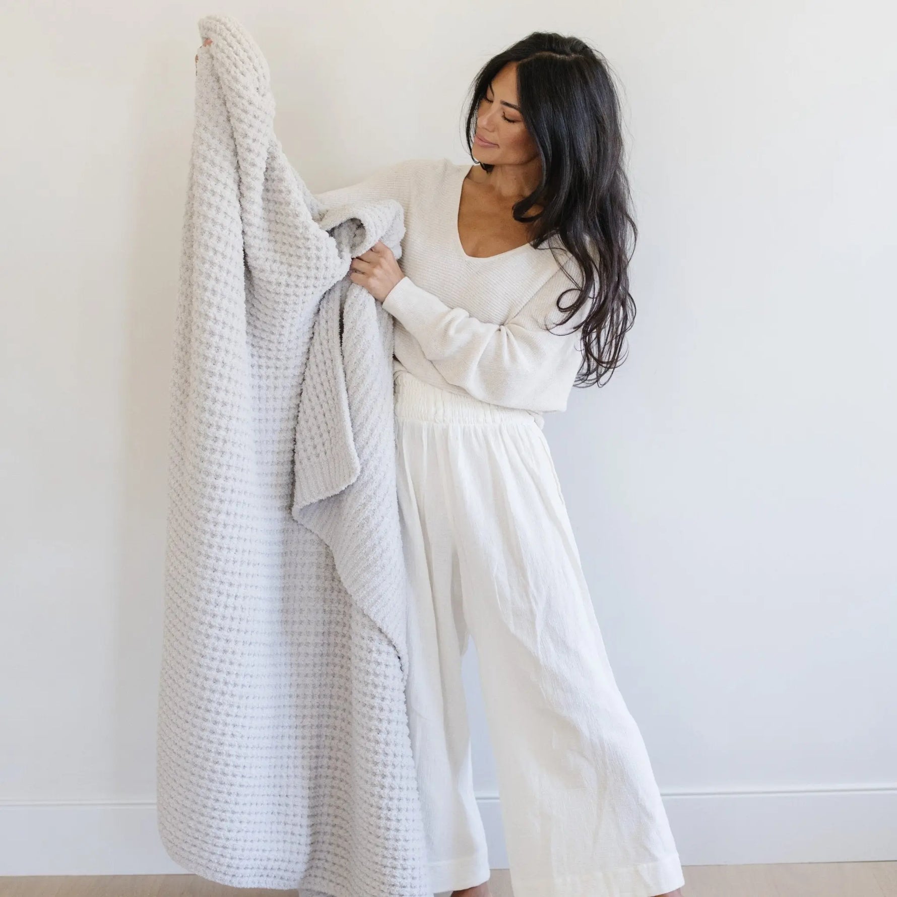 Saranoni Waffle Knit XL Throw Blanket Breathable Luxury Saranoni Everetts Place Boutique