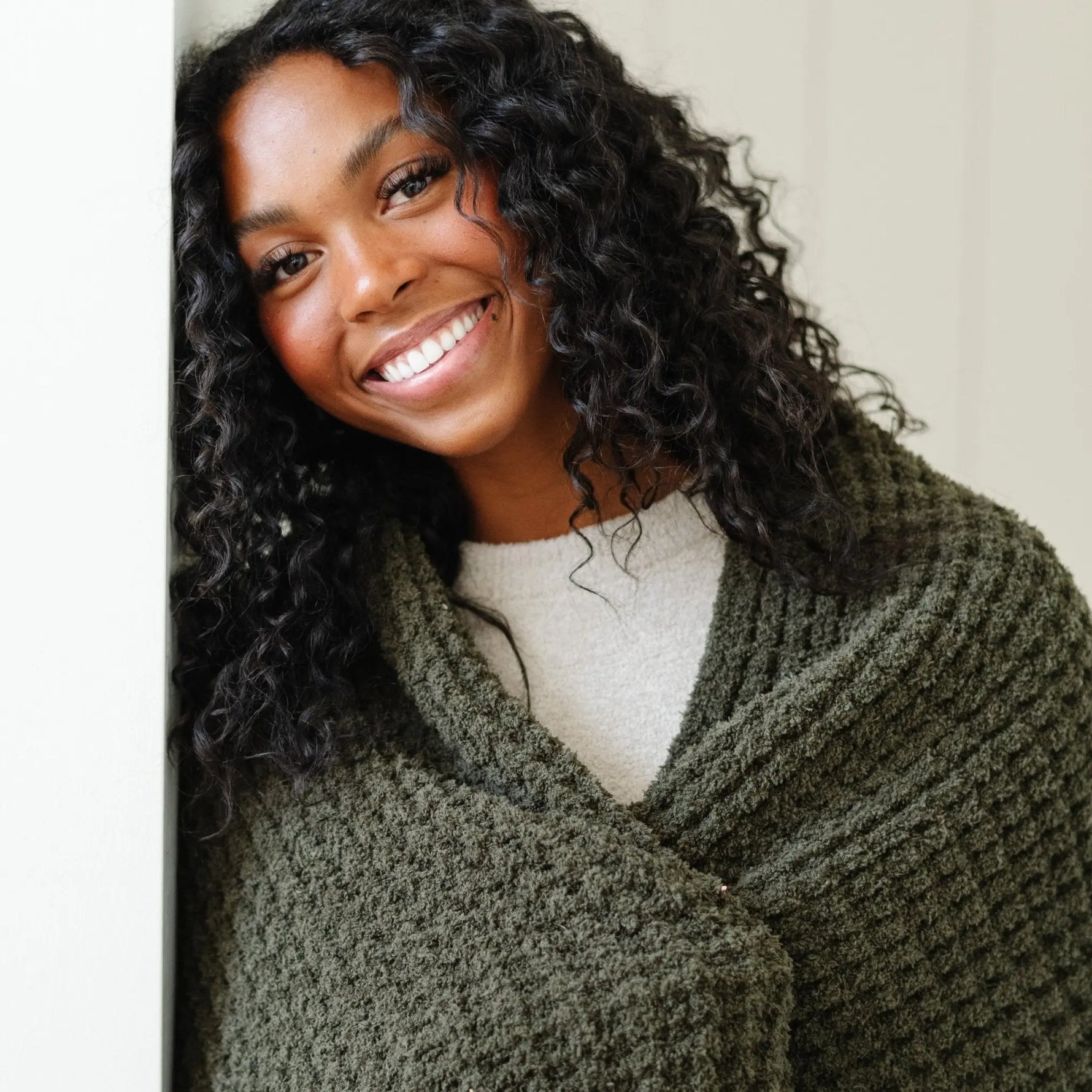Saranoni Waffle Knit XL Throw Blanket Breathable Luxury Saranoni Everetts Place Boutique 169.00