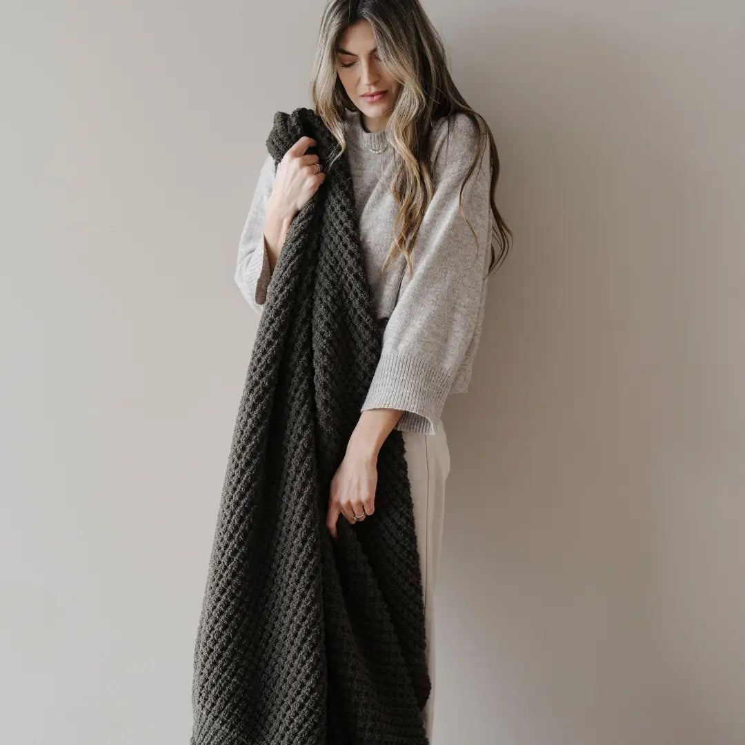 Saranoni Waffle Knit XL Throw Blanket Breathable Luxury Saranoni Everetts Place Boutique