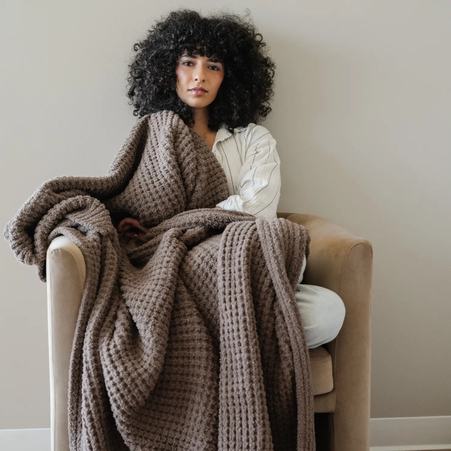 Saranoni Waffle Knit XL Throw Blanket Breathable Luxury Saranoni Everetts Place Boutique 169.00