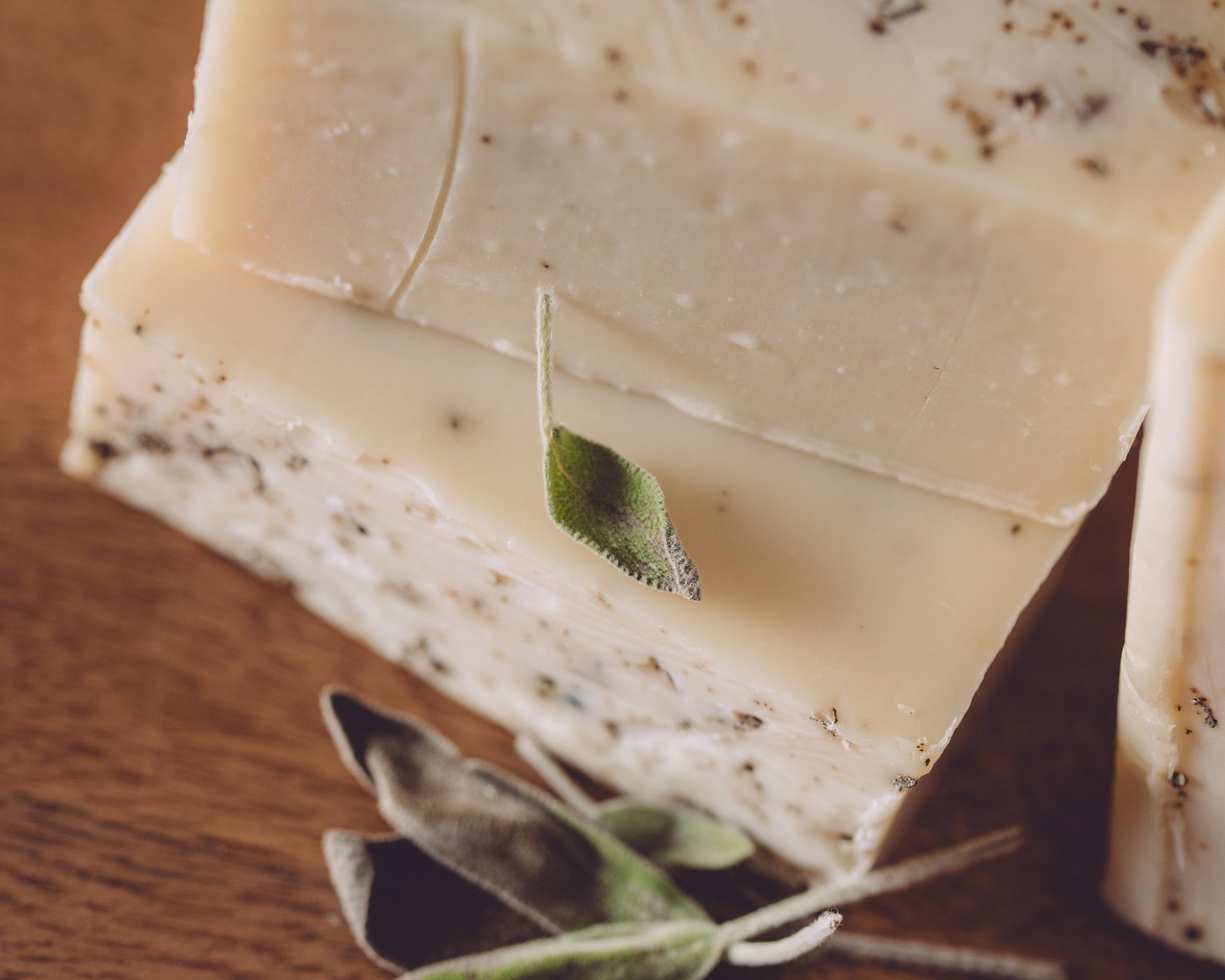 Sheridan Gardenia Organic Handmade Soap 7 Oz Bar Scented Sweet Harvest Farms Everetts Place: Online Boutique