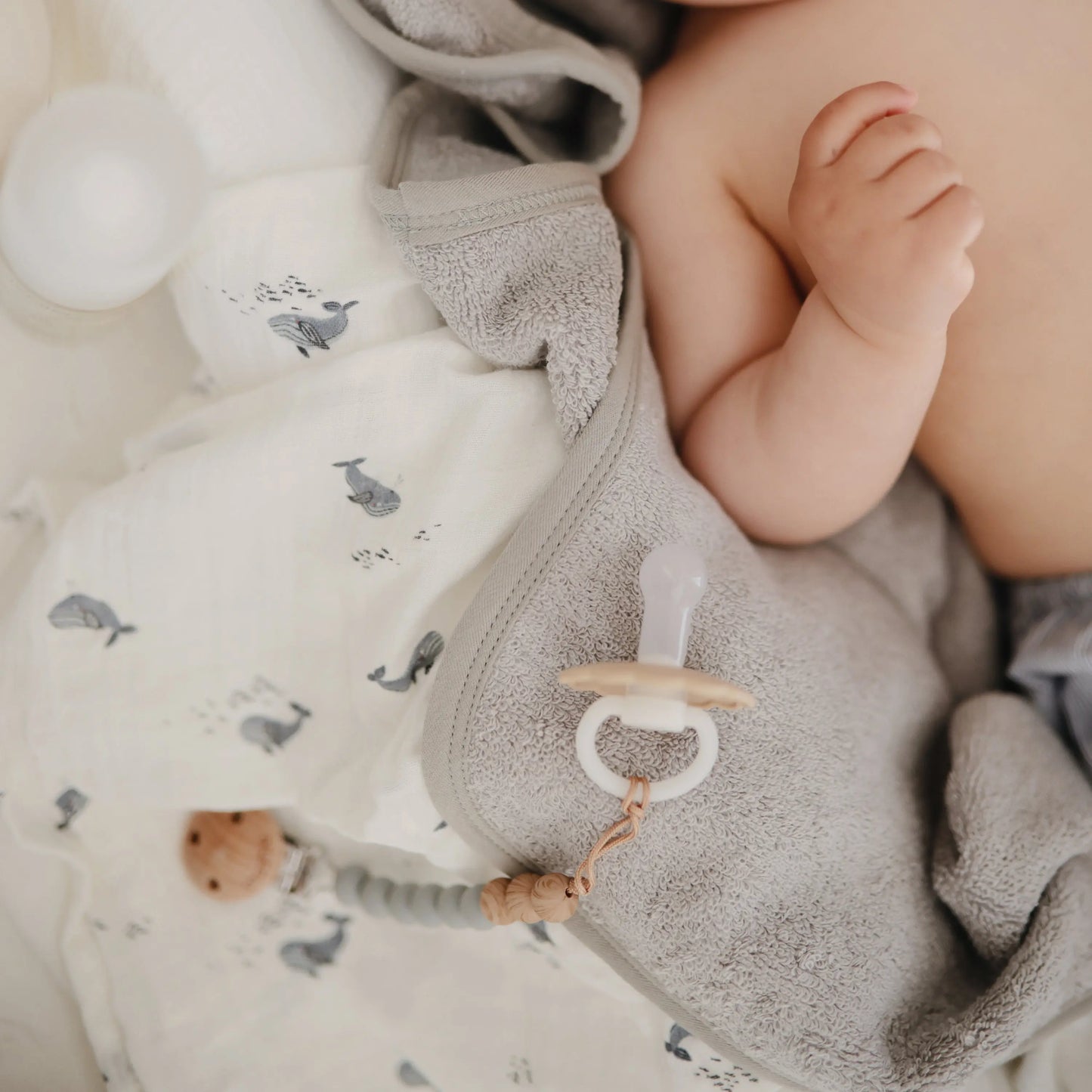 Silicone Pacifier Clip Eva with Faux Wood Clasp and Colorful Beads Mushie Everetts Place: Online Boutique