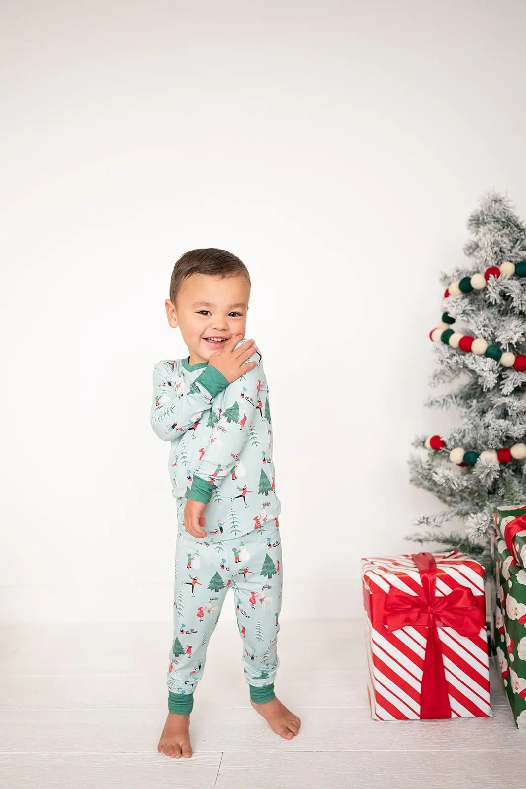 Dreamlet Snow Day Green Two Piece Set For Babies Dreamlet Clothing - Apparel & Accessories > Clothing > Baby & Toddler Clothing > Baby & Toddler Sleepwear Two Piece PJs