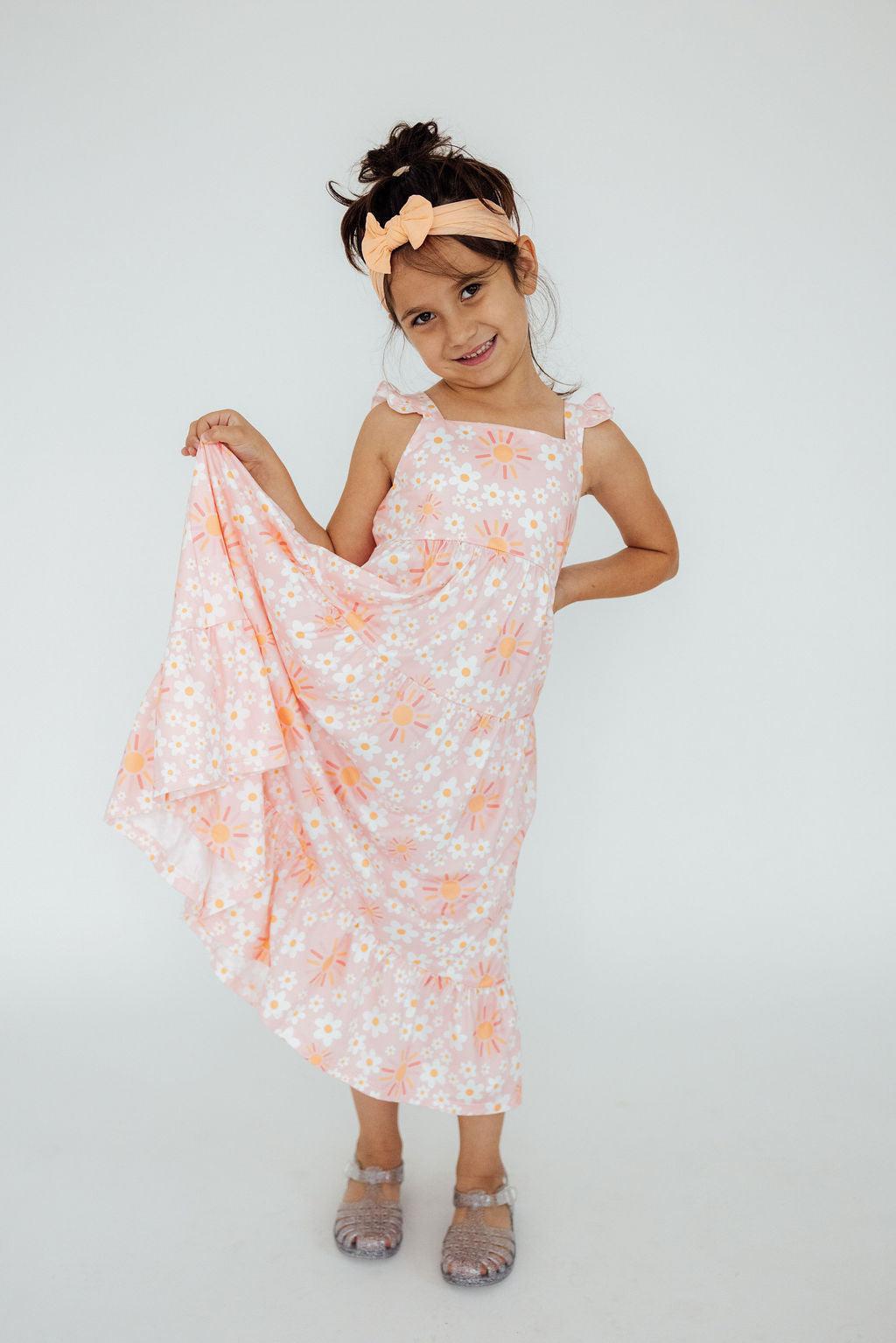 Ruffle maxi dress for girls with ruffled shoulder straps and a back cutout