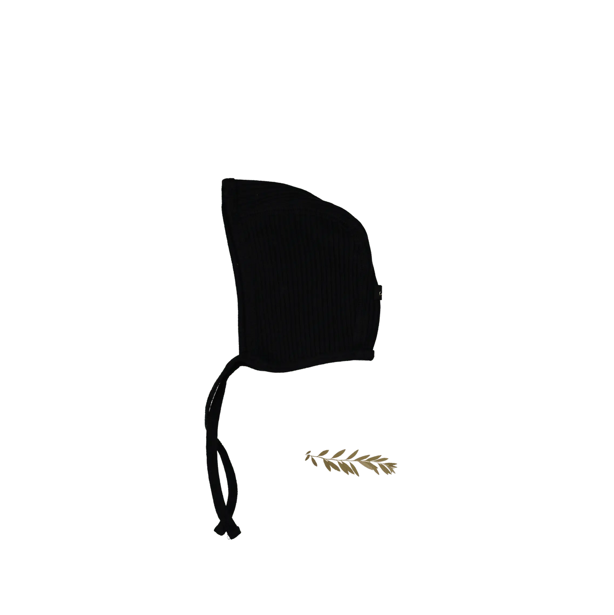 Baby bonnet in black ribbed knit with a soft tie closure under the chin