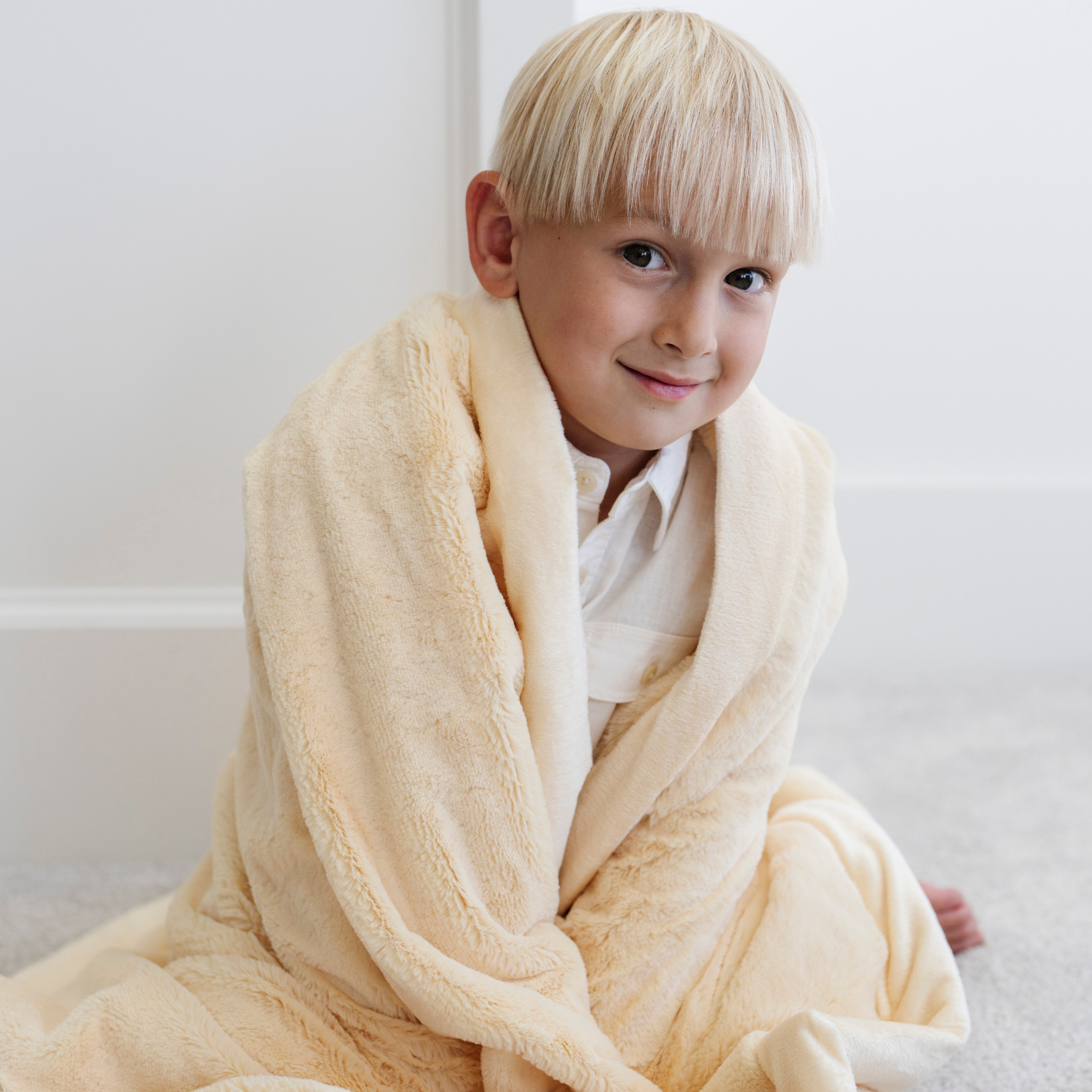 Saranoni Lush Toddler Blanket, ultra-soft and plush for toddlers.