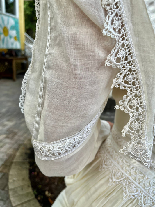 Vintage Gown Wedding Dress Cotton Lace Pearl Buttons Sweet Harvest Farms Everetts Place: Online Boutique