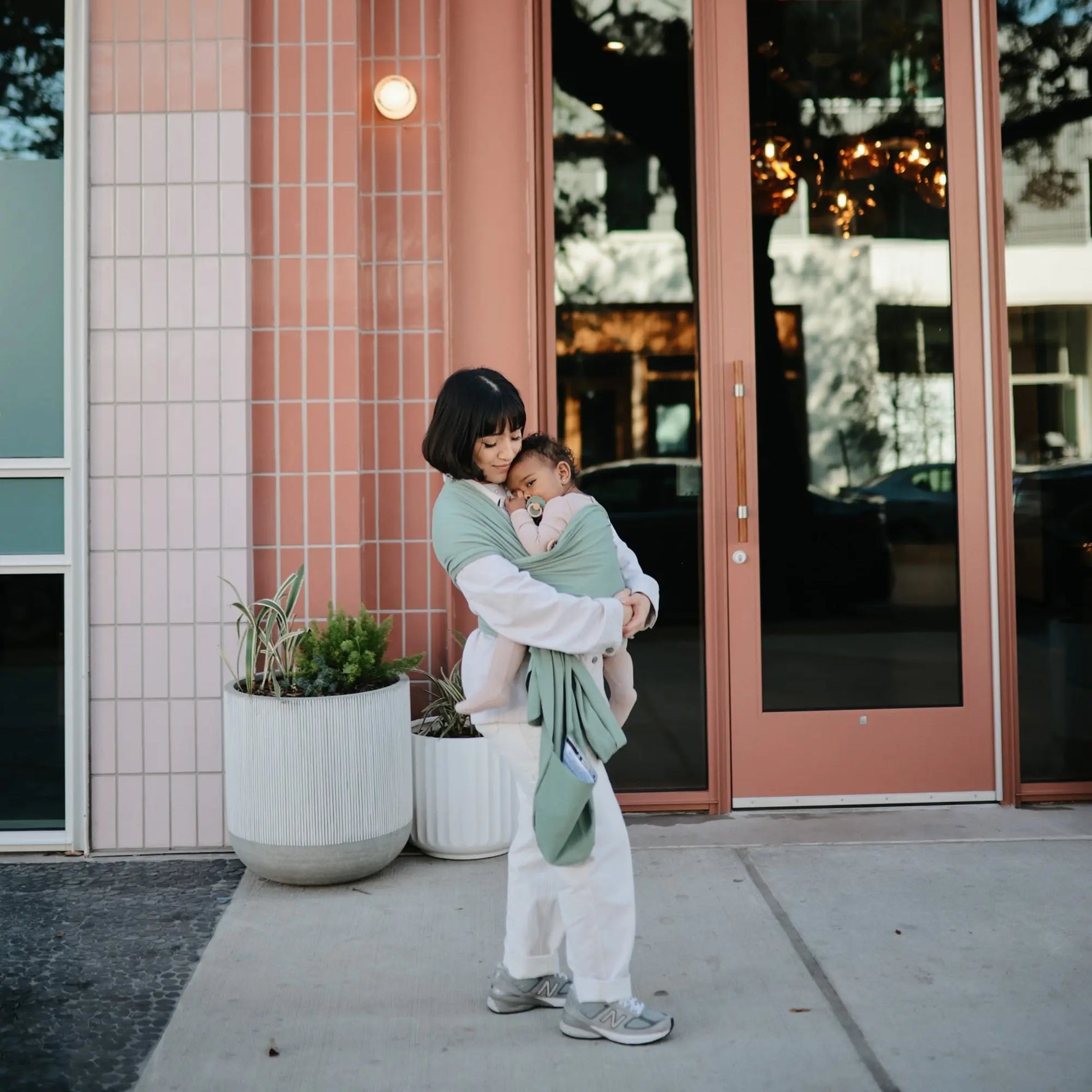 Mushie Organic Cotton Baby Wrap for Bonding and Comfort with Built-In Pocket - Baby & Toddler > Baby Transport Accessories > Baby Transport Liners & Sacks Baby Wrap