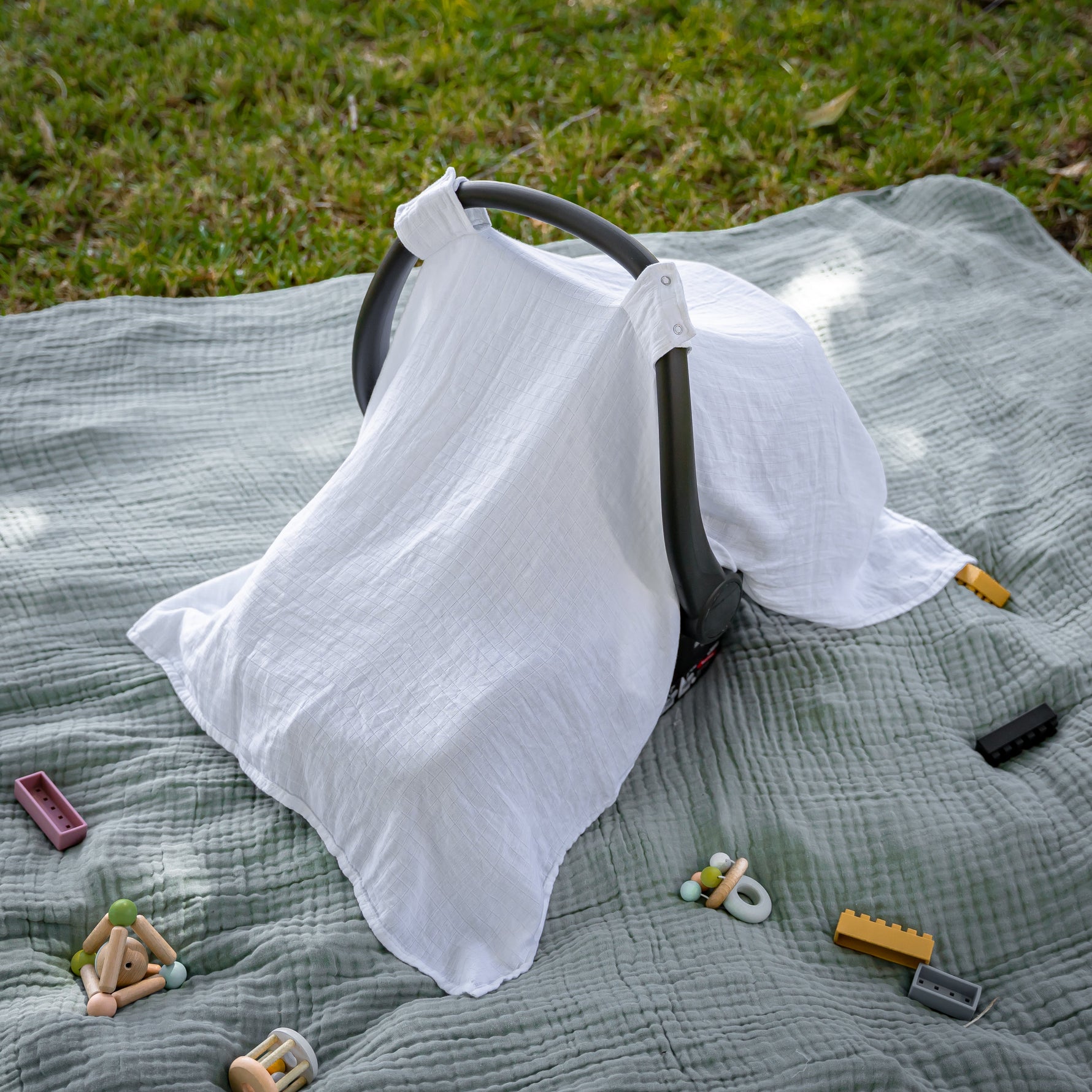 White Baby Car Seat Cover Canopy Breathable Bamboo Blend Comfy Cubs Everetts Place: Online Boutique