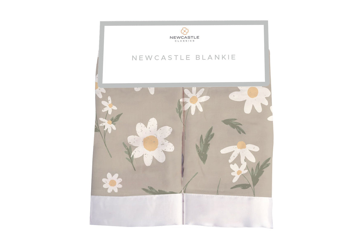 Square bamboo muslin security blankie with a white daisy floral pattern
