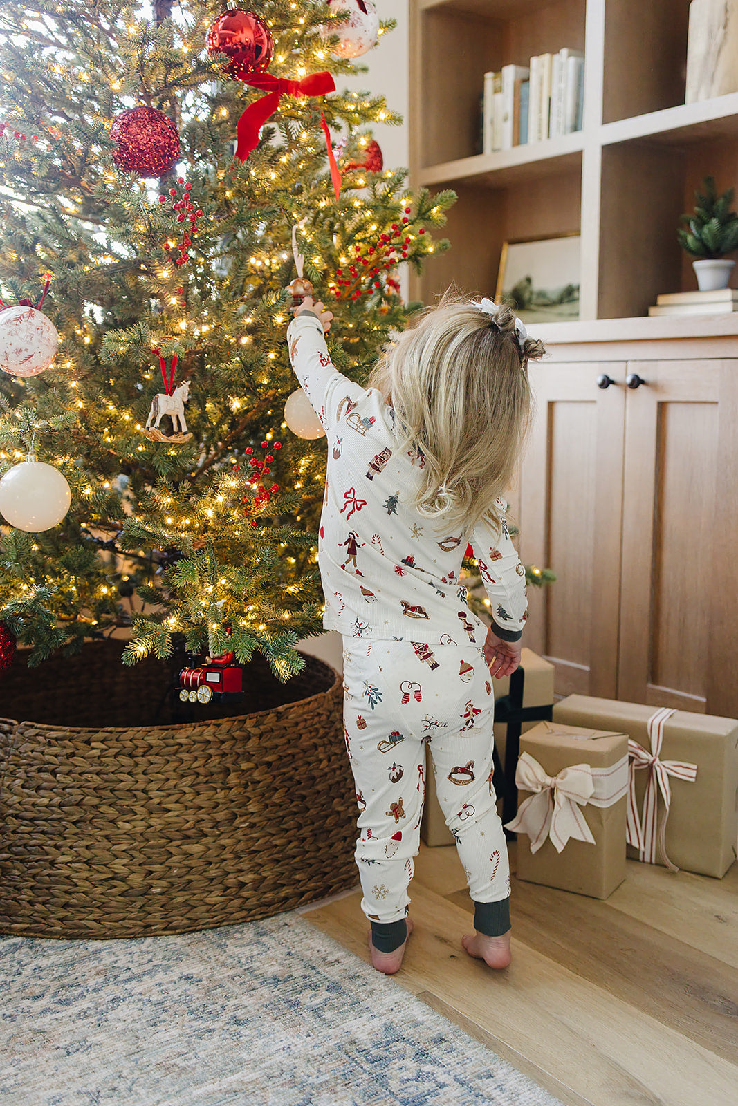 Merry & Bright Ribbed Bamboo Cozy Set by Mebie Baby