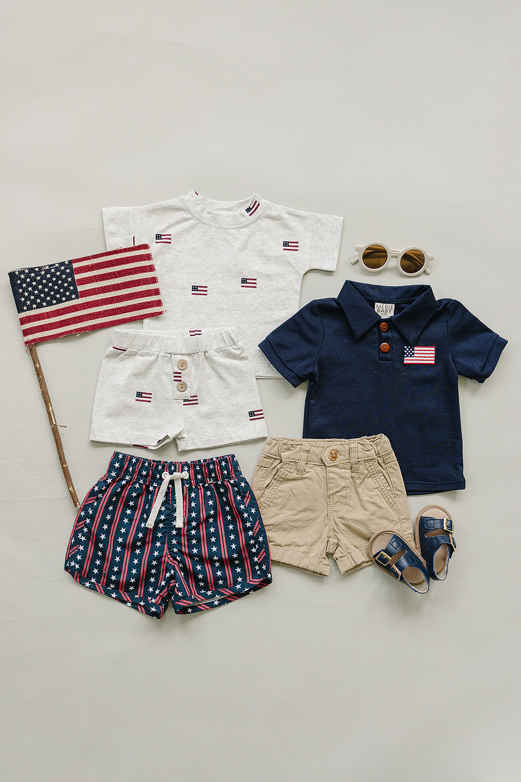 Mebie Baby organic Flag Button Short Set. Soft baby top & shorts with flag buttons.