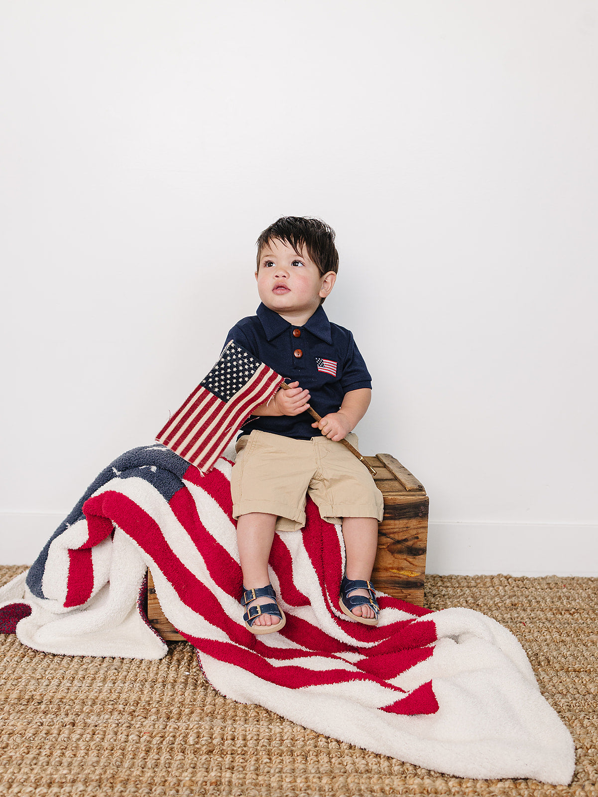 Mebie Baby ultra-soft American Flag plush baby blanket, red white blue.