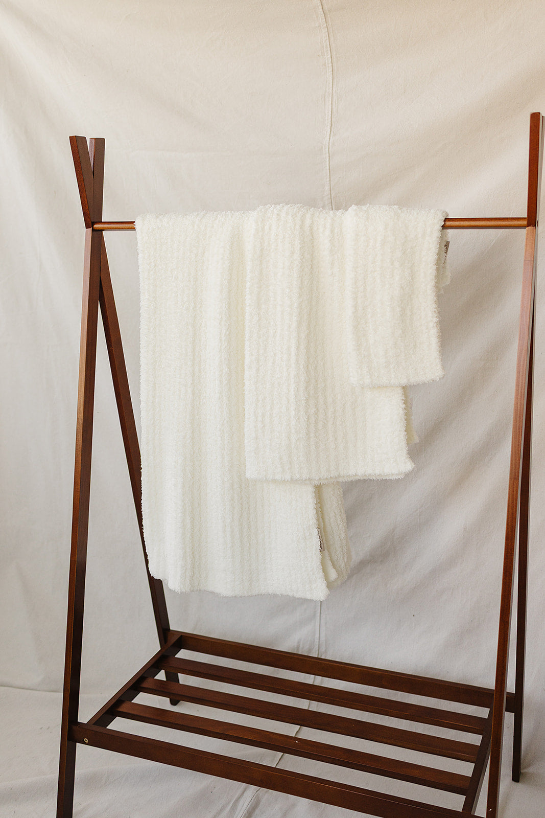 Cream Ribbed Plush Blanket by Mebie Baby