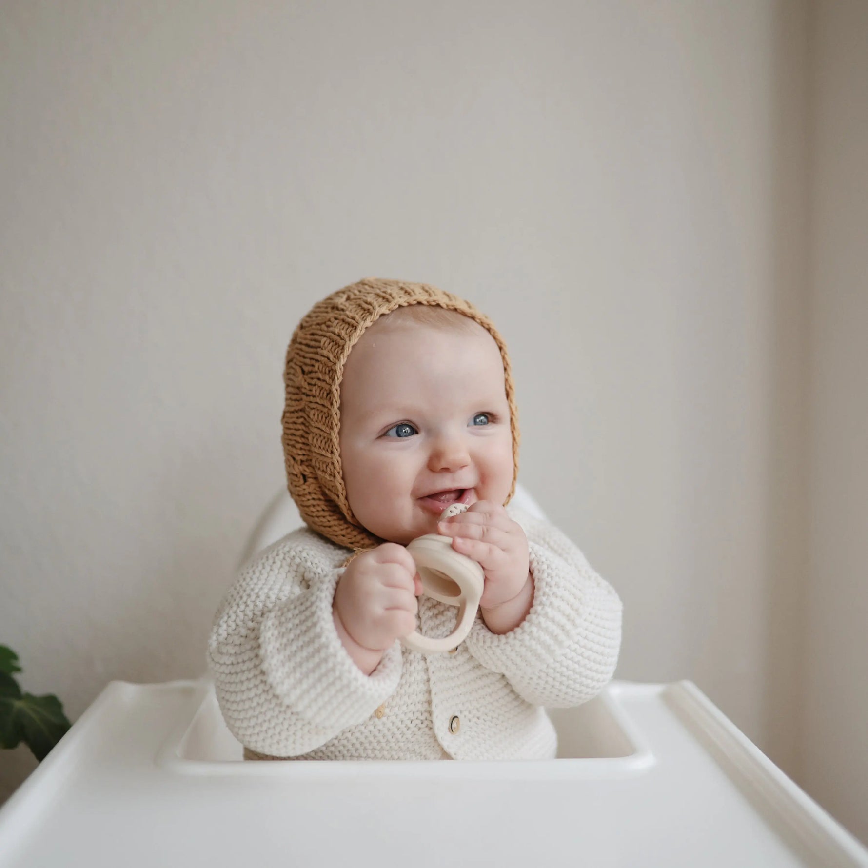 Mushie Silicone Fresh Food Feeder for Safe Self Feeding and Easy Cleaning - Baby & Toddler > Baby Health > Pacifiers & Teethers Silicone Fresh Food Feeder
