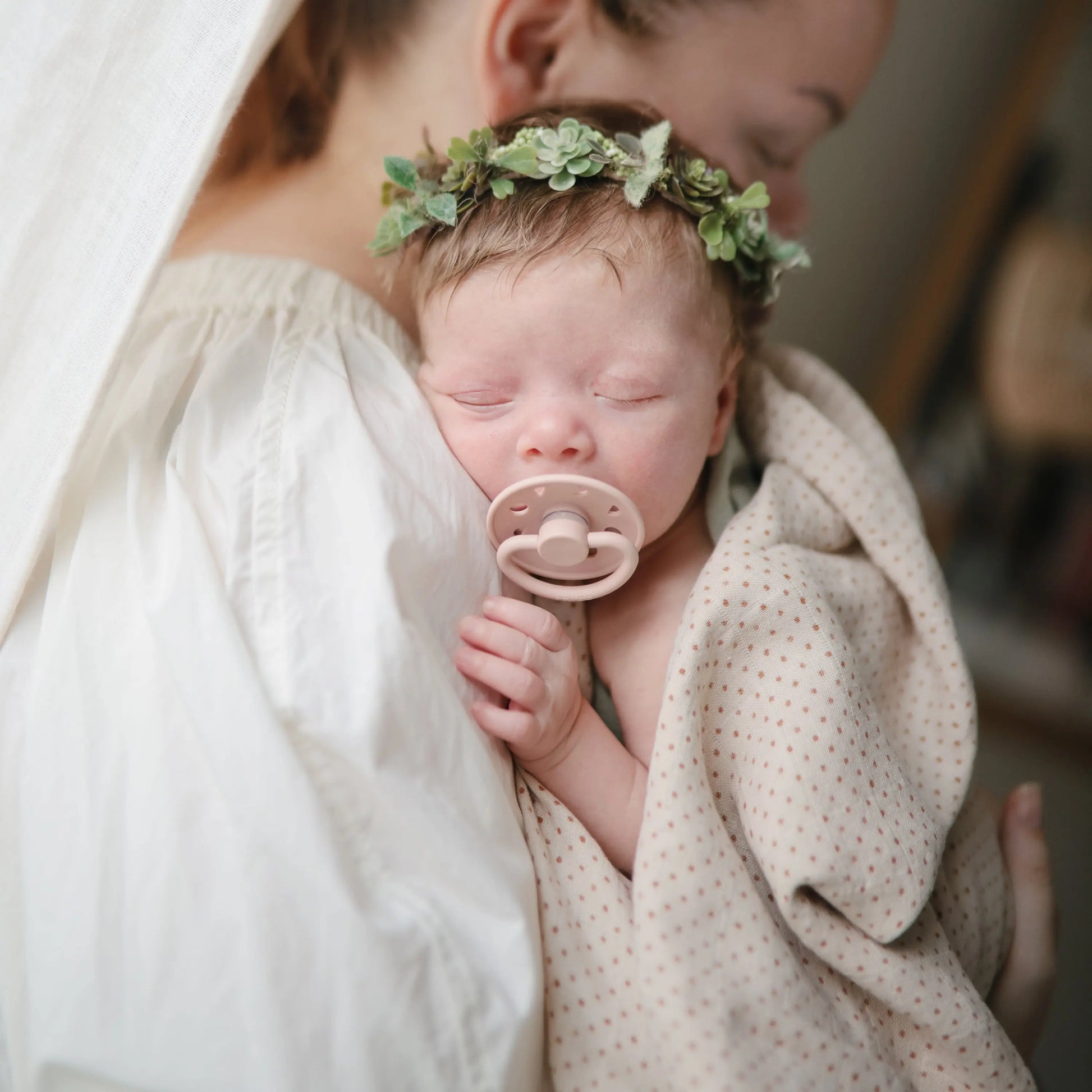 Organic Cotton Muslin Swaddle Blanket for Baby Cuddling and Nursing Mushie