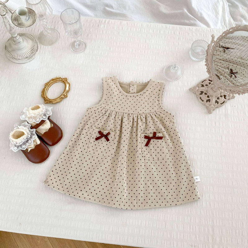 Girls Long SleevesDesigned with both comfort and style in mind, this knitted top is perfect for baby girls. The classic dots pattern adds a timeless touch to any outfit, while the lonEveretts Place: Online Boutique 