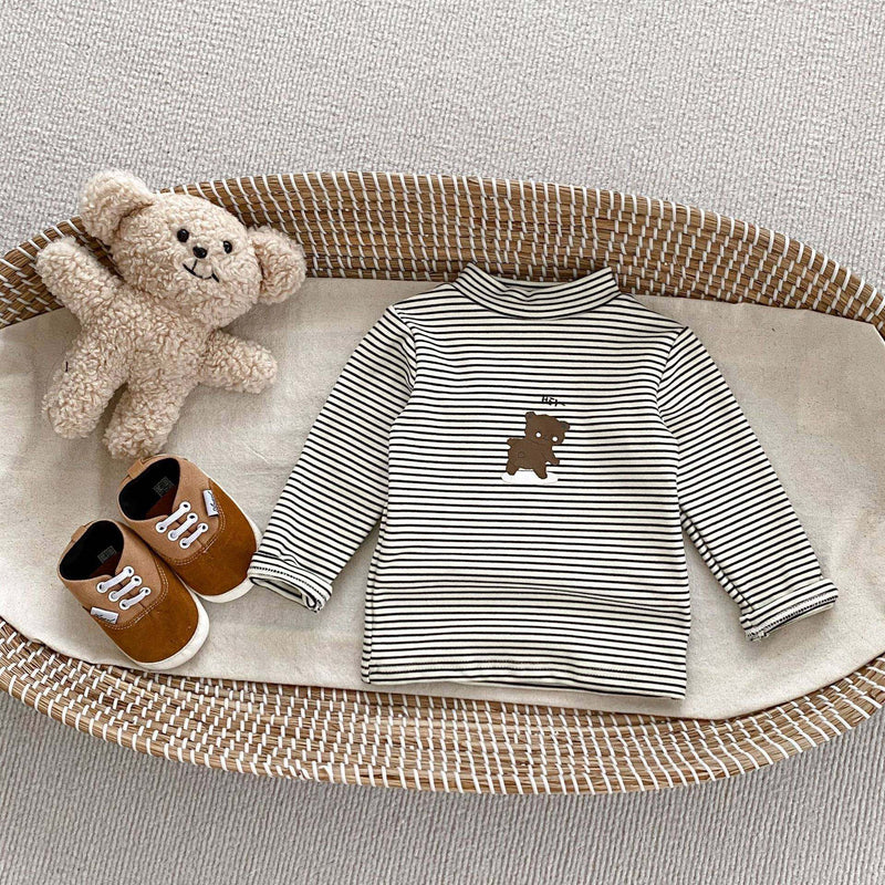 Boys Letters EmbroideryExpertly crafted for your little one, this knitted crew neck sweater features a stylish letters embroidery pattern. Perfect for keeping them warm and comfortable, whEveretts Place: Online Boutique 