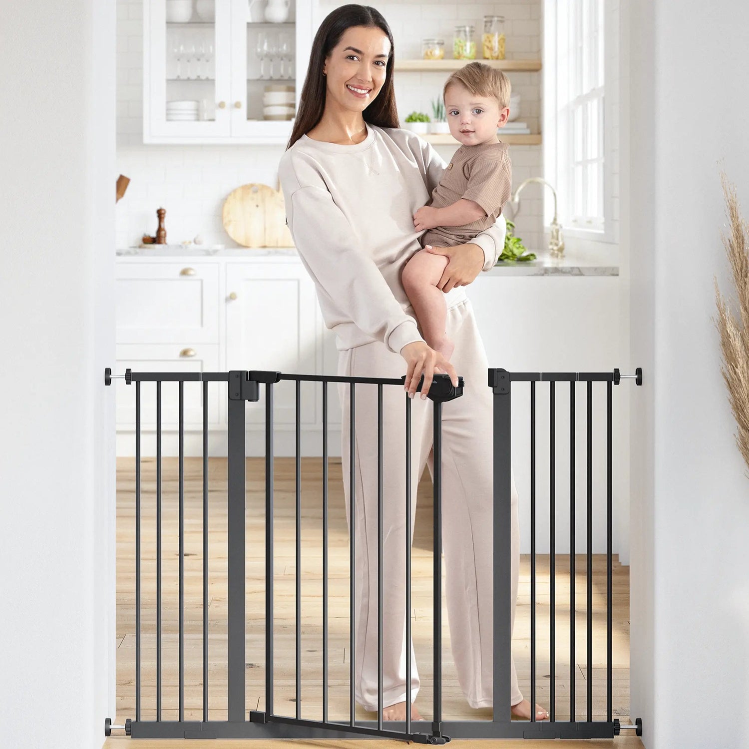Comfy Cubs Baby Safety Gate in Black - 
