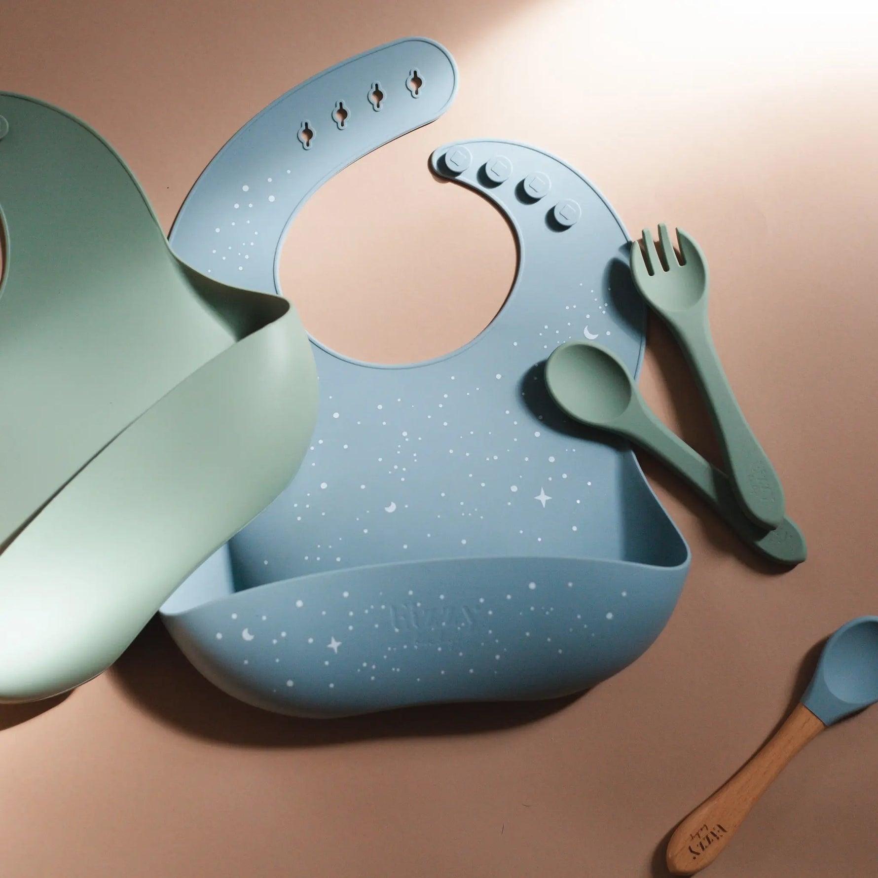 Eizzy Baby Baby Silicone Bib (Magical Blue) - 