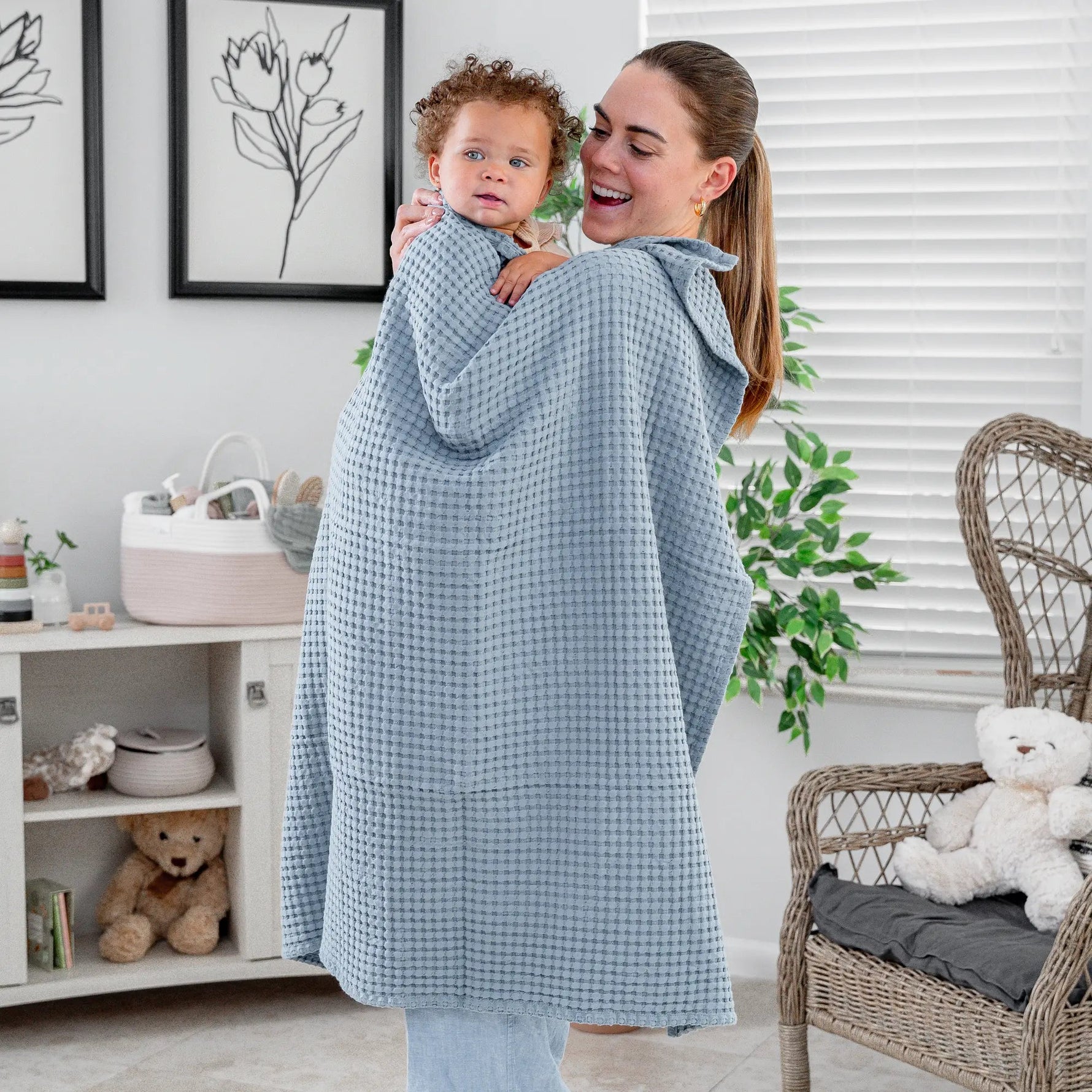 Comfy Cubs Baby Waffle Blankets in Pacific Blue - 