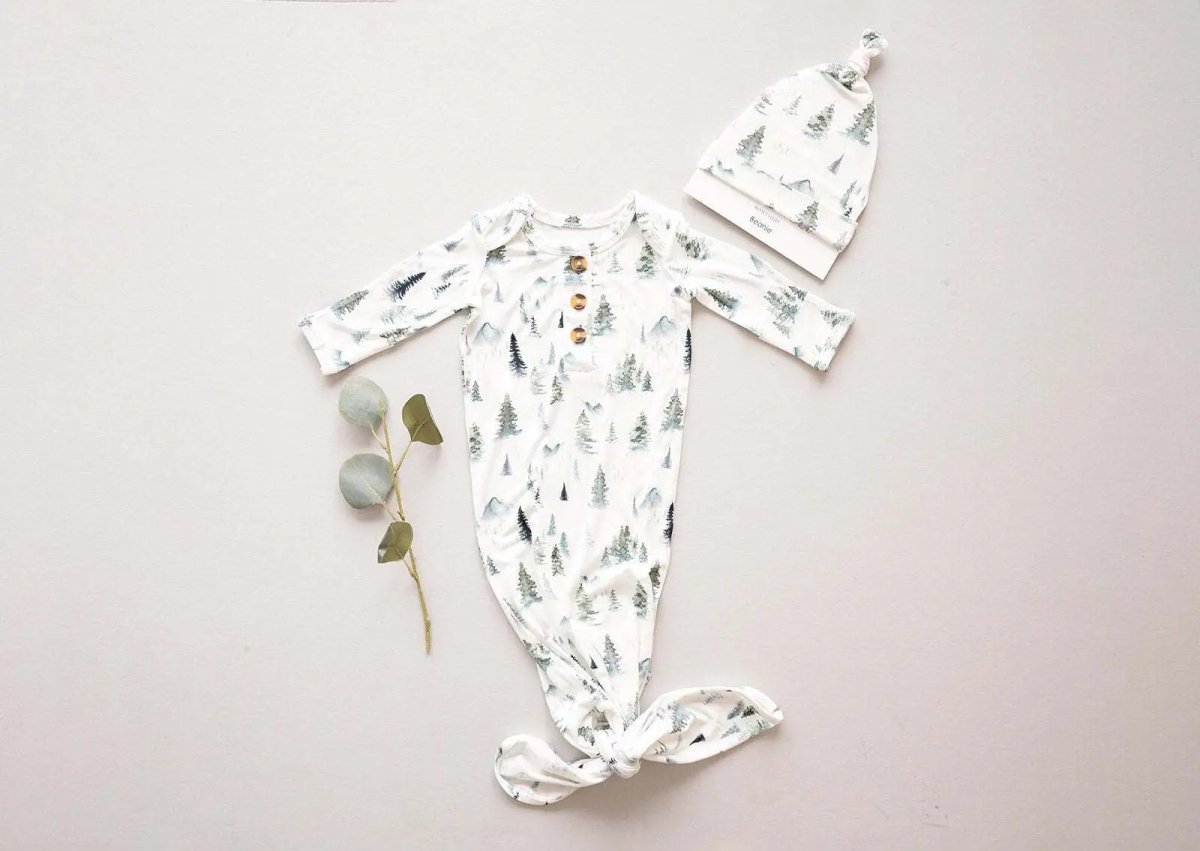 Bamboo Baby Gown with Breathable Fabric for Gender Neutral Comfort - Everetts Place