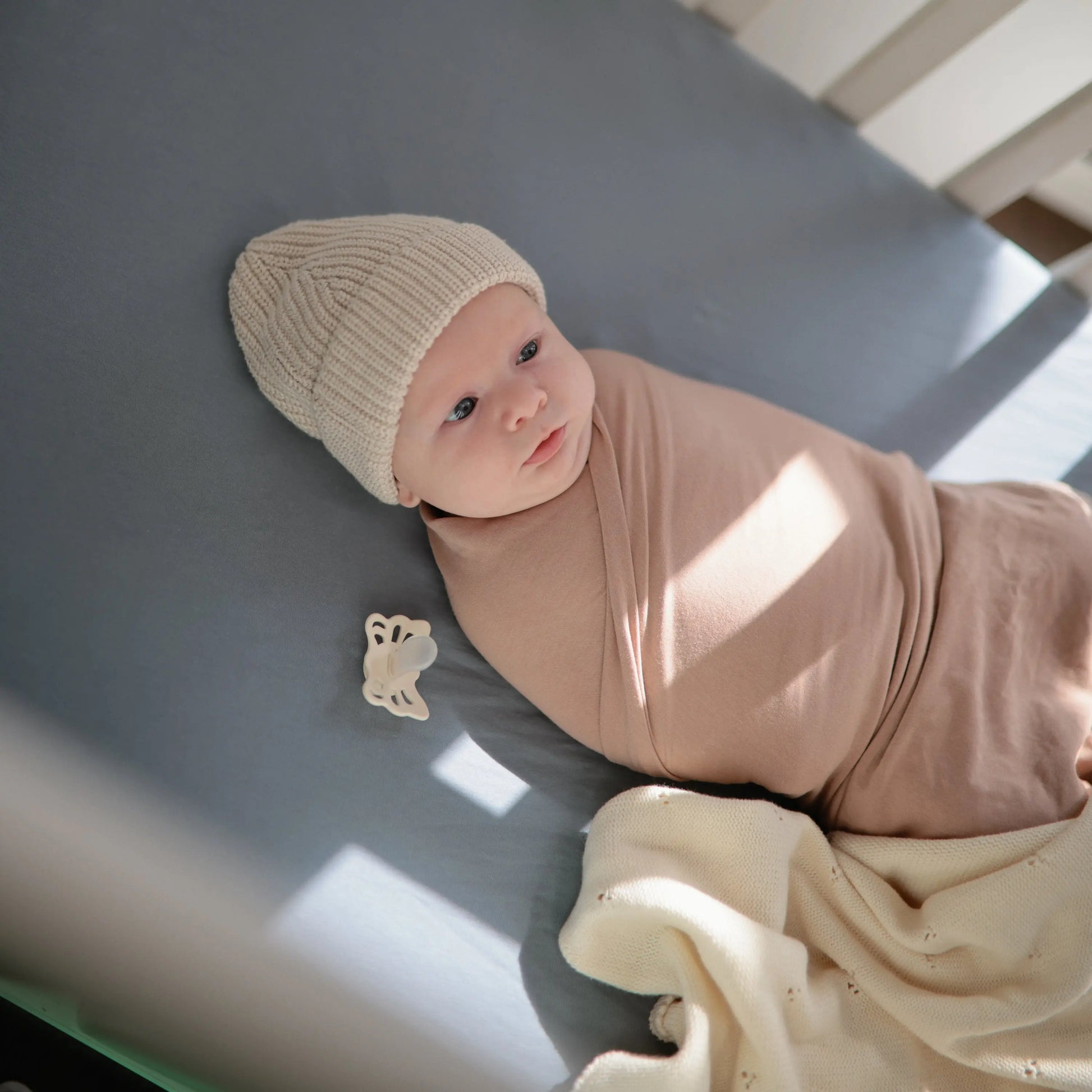Stretchy Organic Cotton Bassinet Sheet for Babies with Fully Elastic Edges Mushie