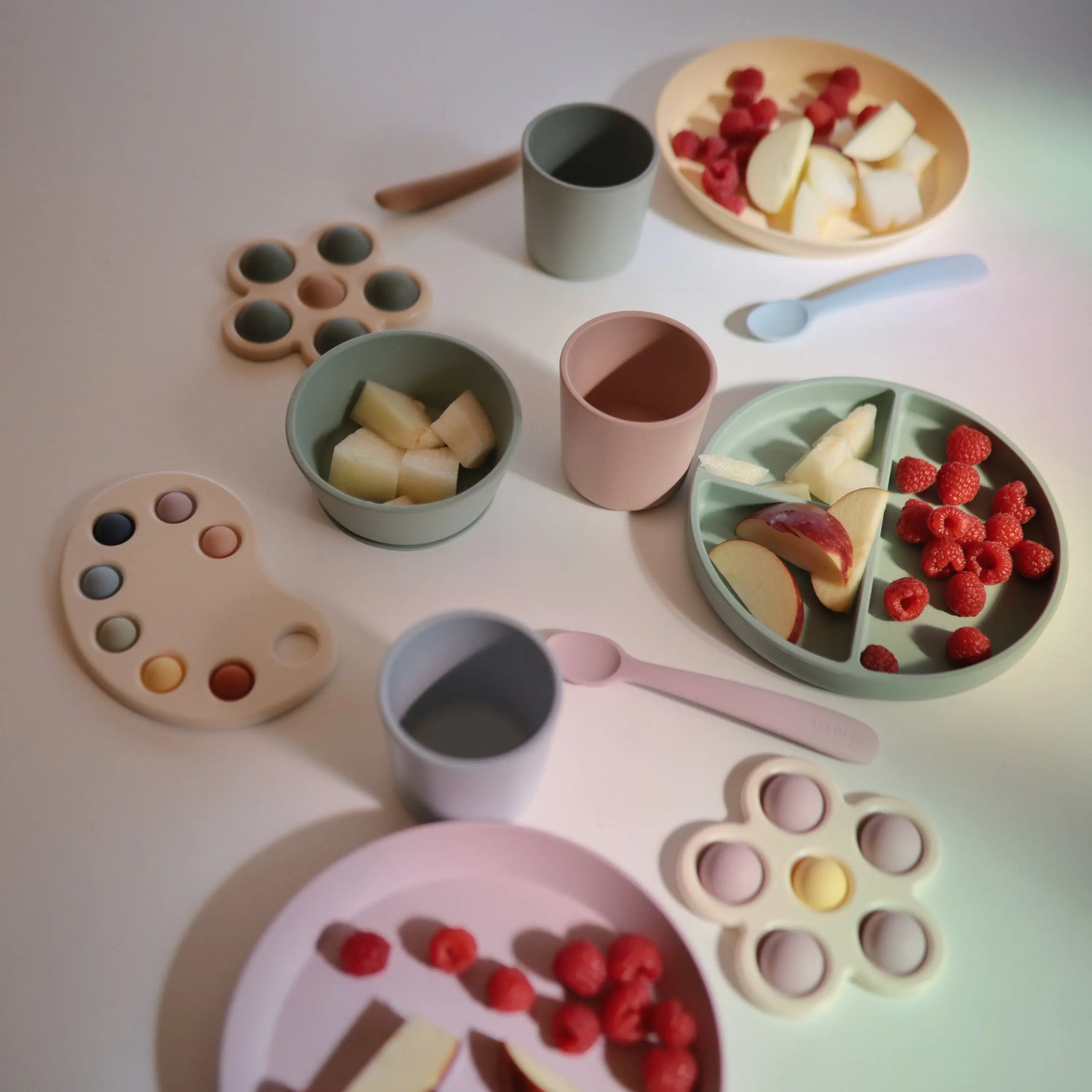 Mushie Silicone Suction Bowl for Kids Food Grade Heat Resistant Safe Feeding - Home & Garden > Kitchen & Dining > Tableware > Dinnerware > Bowls silicone tableware