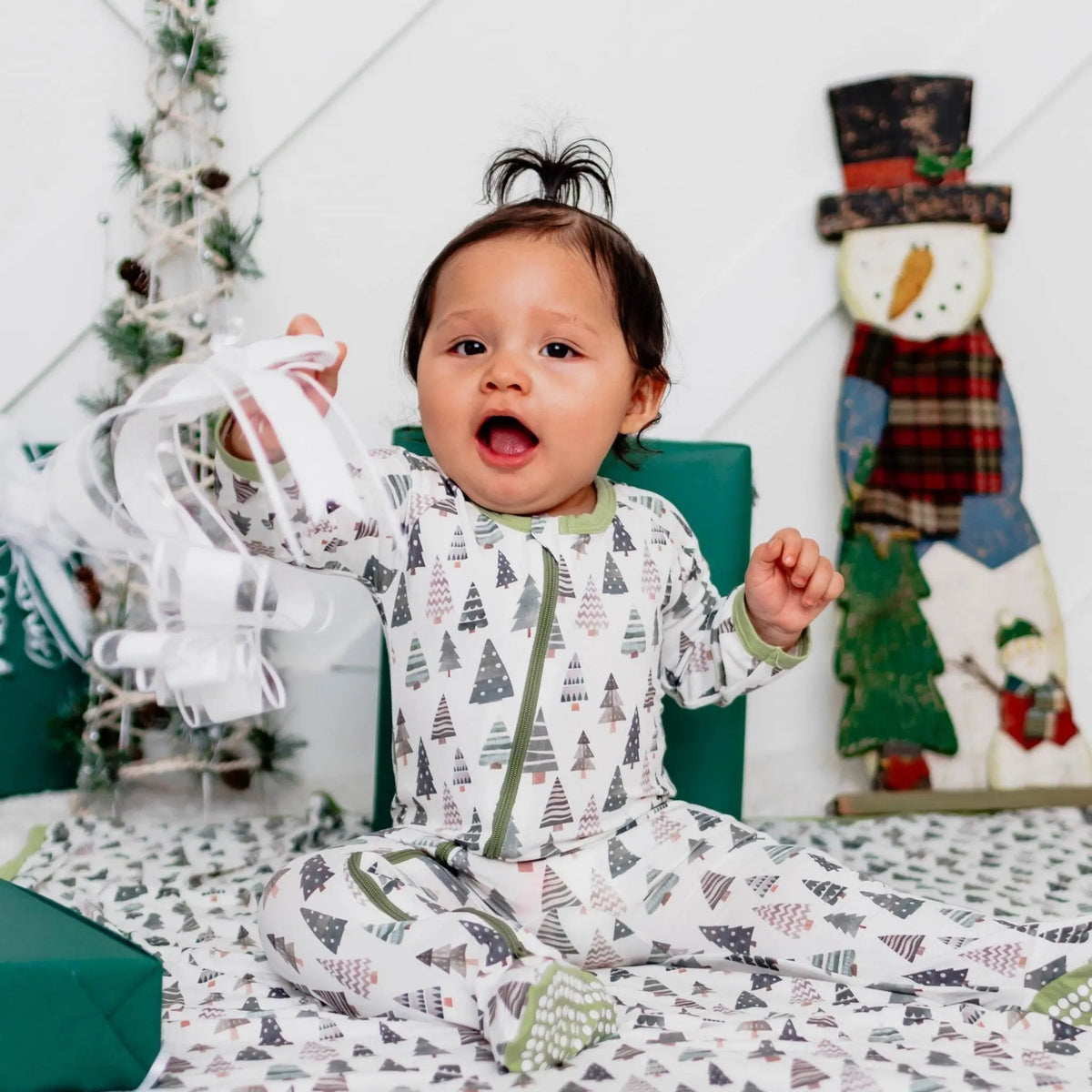 Bestaroo Bestaroo Bamboo Baby Footed Onesie With Two Way Zipper And Fold Over Mittens - 