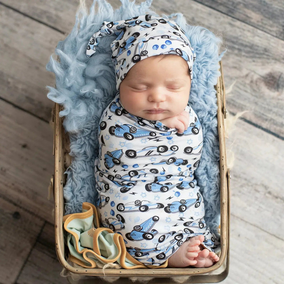 Bestaroo Bestaroo Dreidel Dash Swaddle 45in Square Multitask Baby Blanket Stroller Cover - 