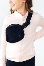 Mila & Rose ® Black Fleece Belt Bag - 