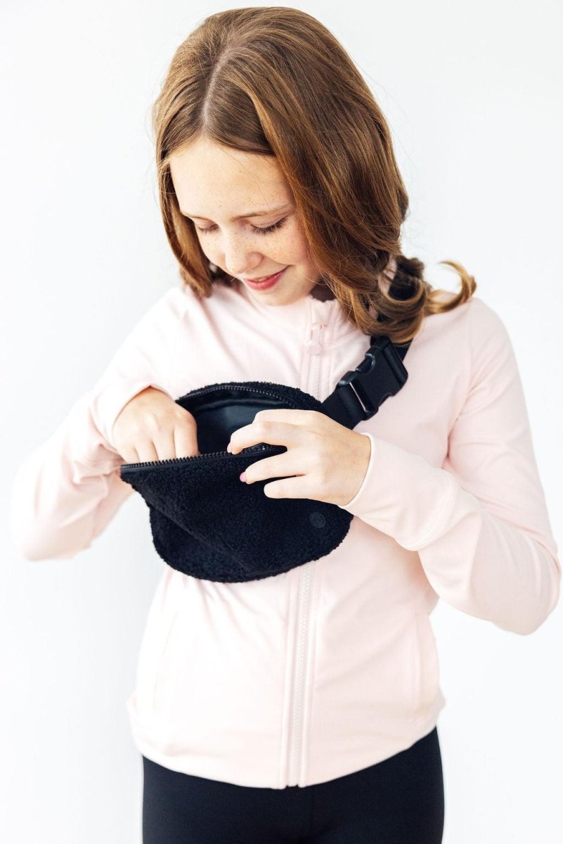 Mila & Rose ® Black Fleece Belt Bag - 
