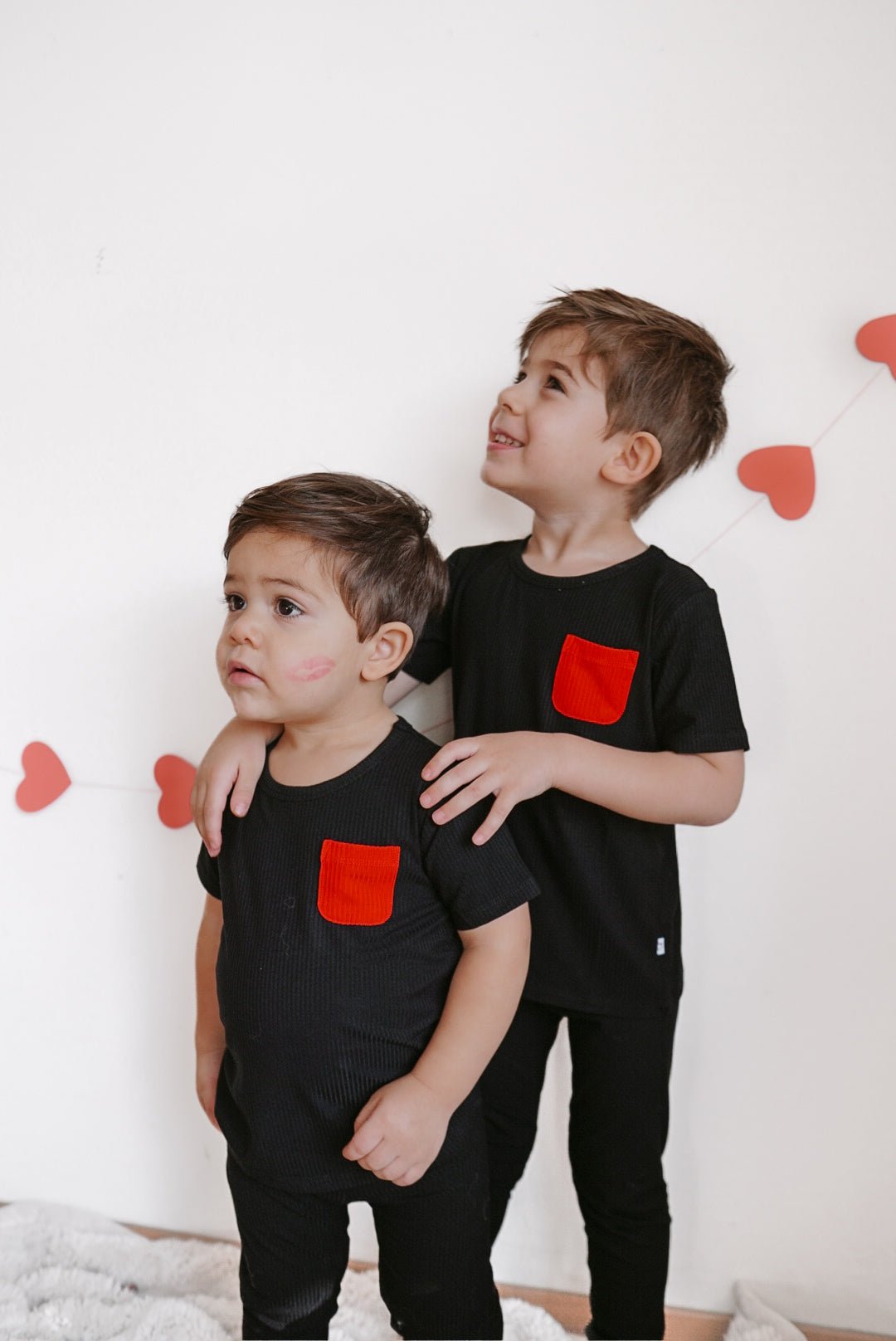 DREAM BIG LITTLE CO BLACK RIB DREAM POCKET TEEEveretts Place