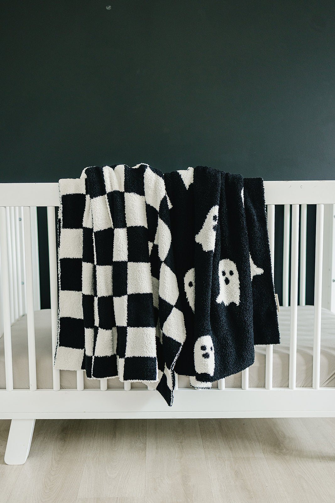 Mebie Baby Black + White Checkered Plush Blanket - 