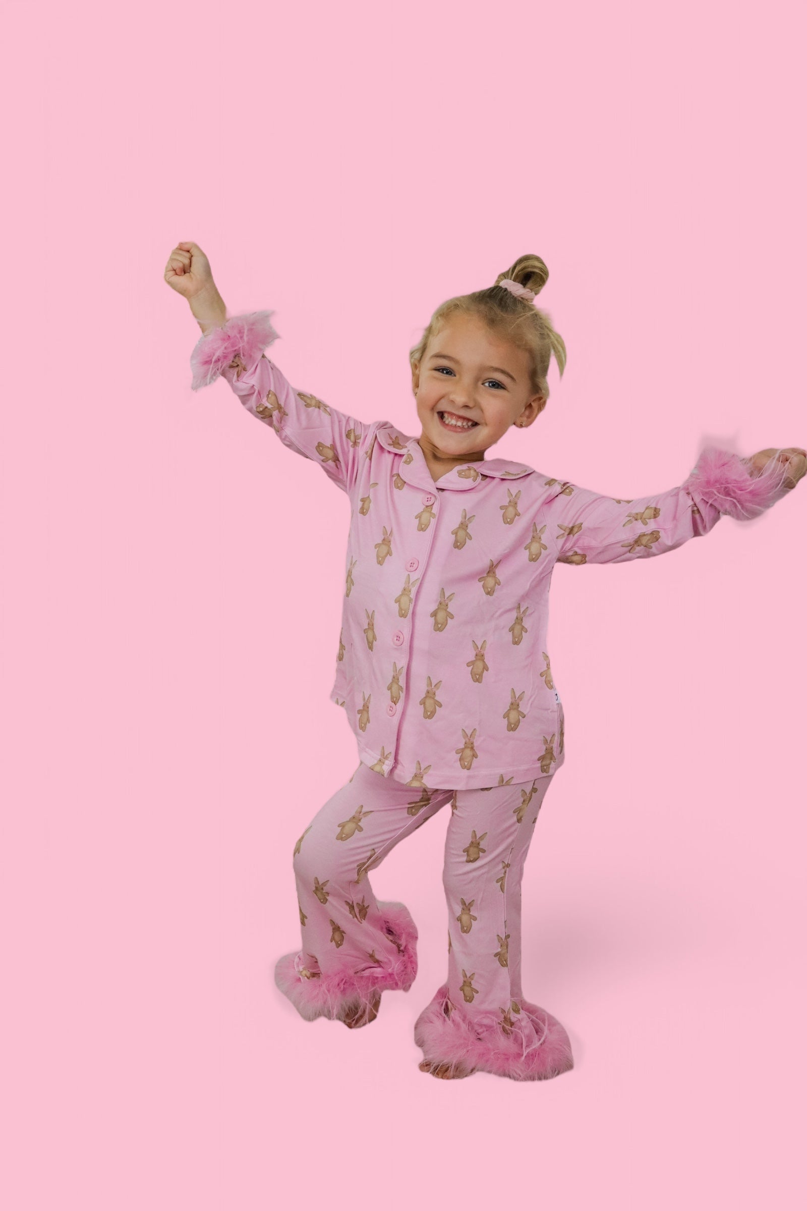 DREAM BIG LITTLE CO BLUSHIN' BUNNIES GIRL'S FLARE FEATHERED DREAM SETEveretts Place