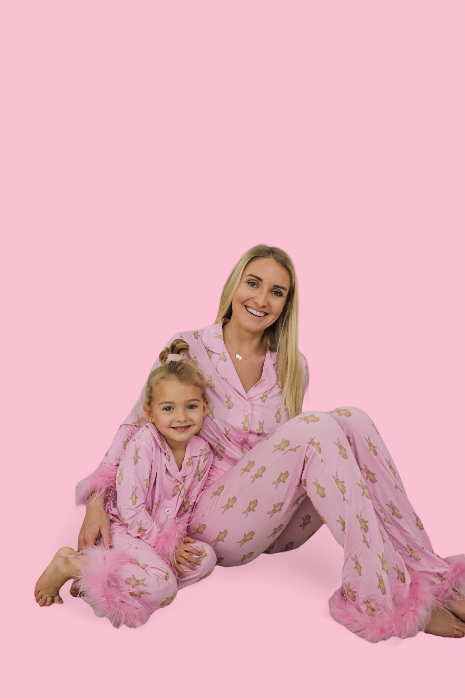 DREAM BIG LITTLE CO BLUSHIN' BUNNIES GIRL'S FLARE FEATHERED DREAM SETEveretts Place