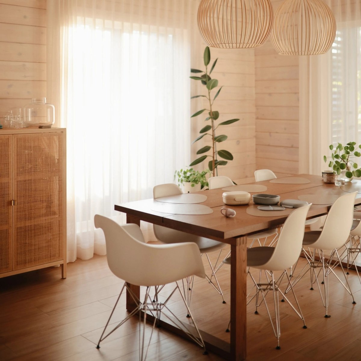 Mushie BPA Free Plastic Lunchbox with Built In Compartments and Locking Utensils - Everetts Place Boutique - 