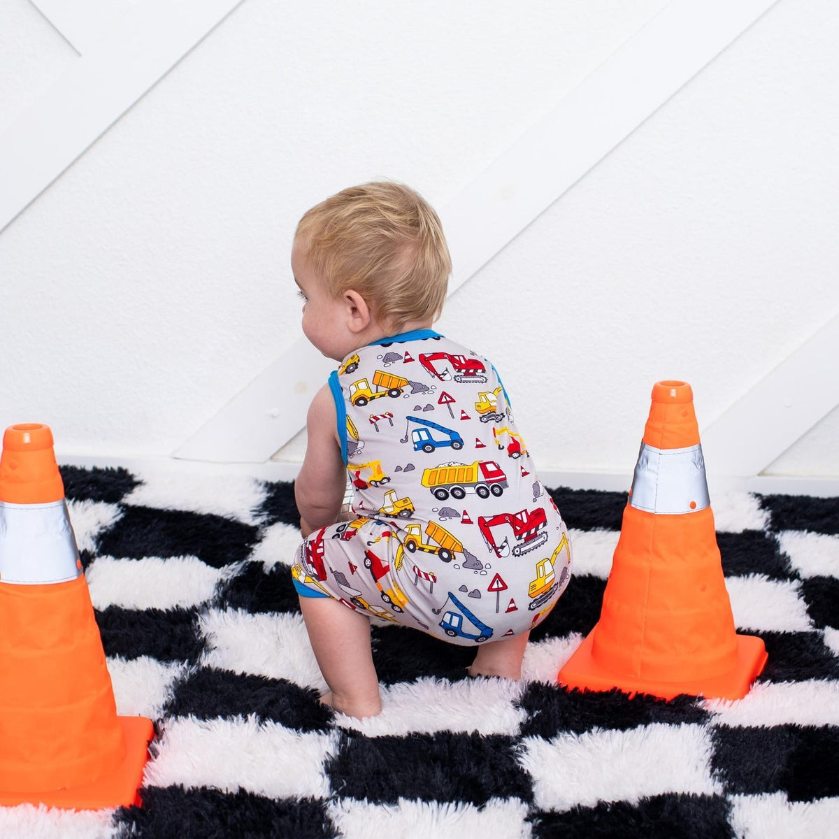 Builders  Shortall by Bestaroo