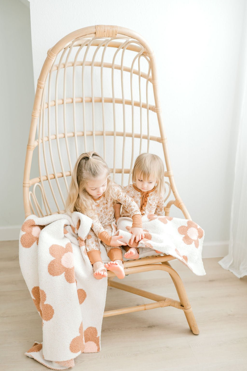 Microfiber Feather Yarn Blanket - Daisy Print by Harp Angel Boutique