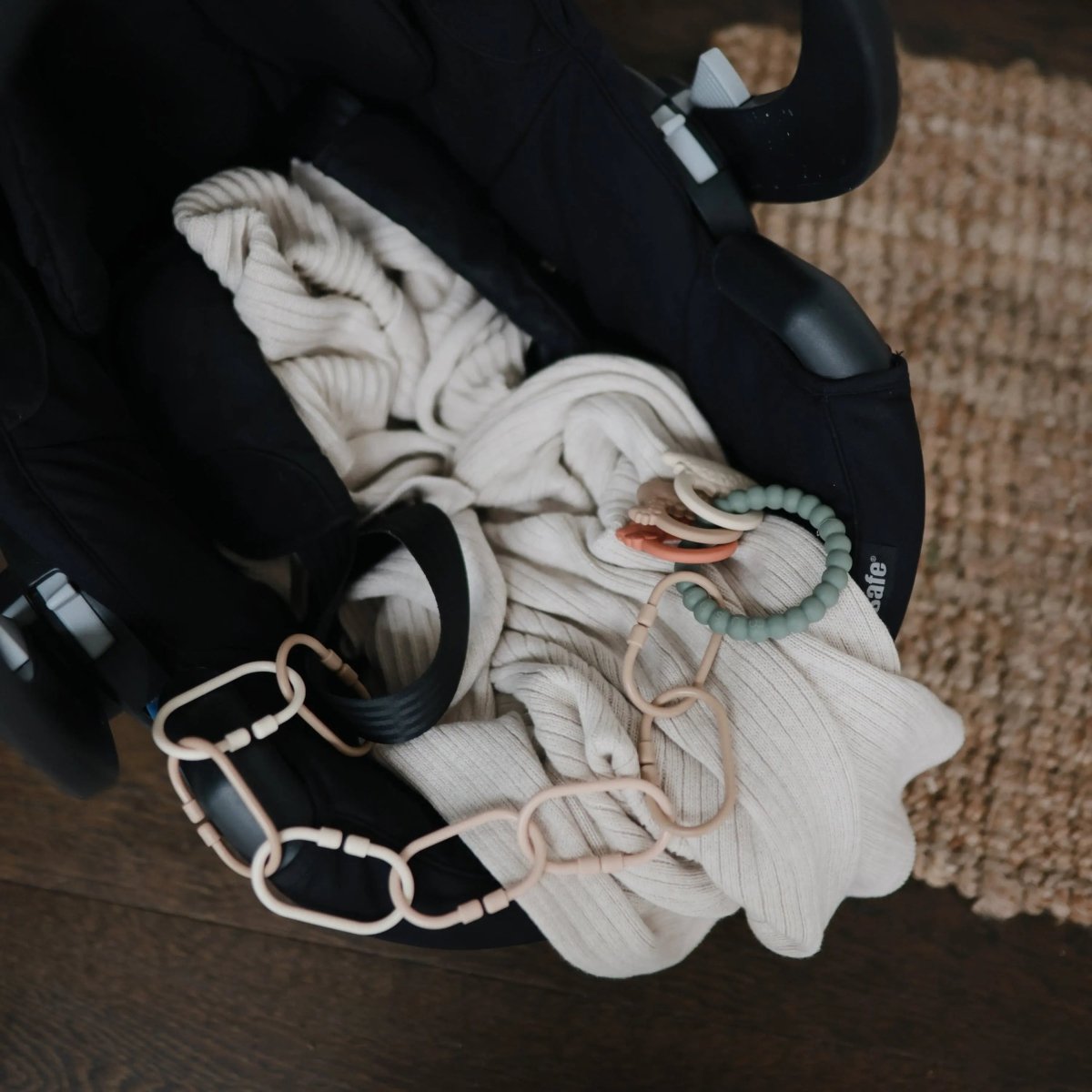 Mushie Chain Link Rings for Strollers and Car Seats Durable Plastic Toy Attachments - Everetts Place Boutique - 