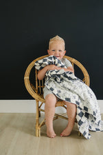 Mebie Baby Charcoal Checkered + Summit Muslin Quilt - 