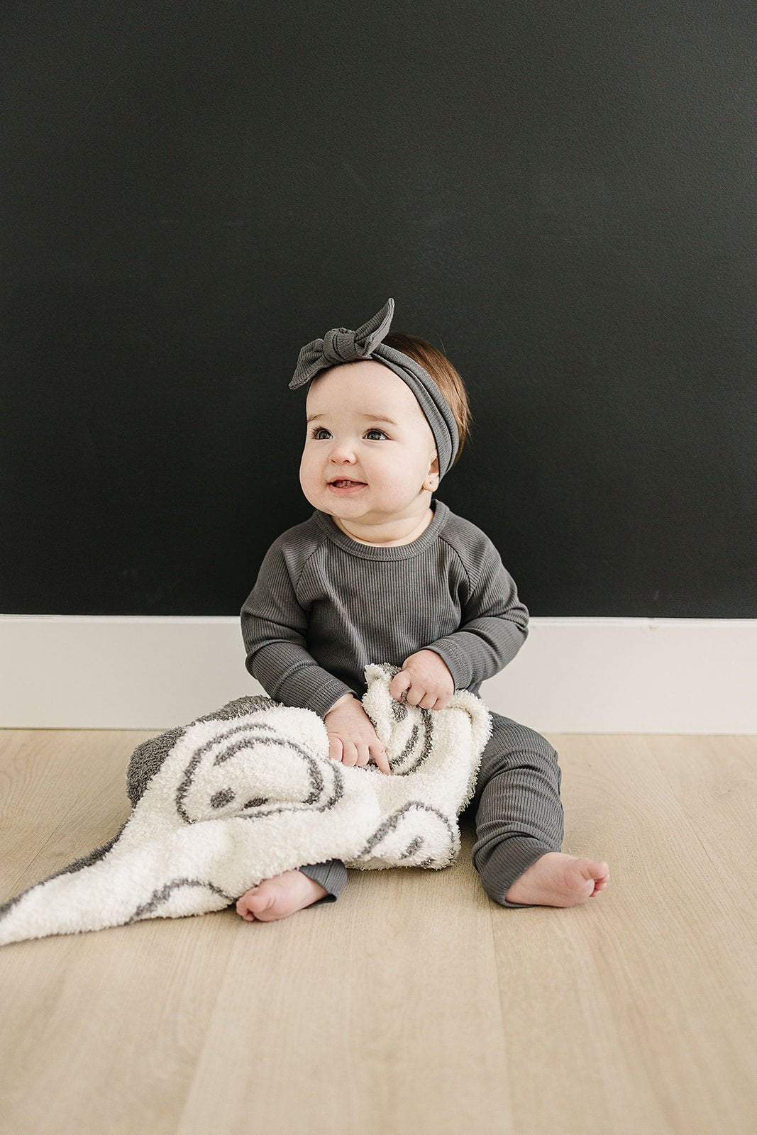 Mebie Baby Charcoal Smiley Plush Blanket - 