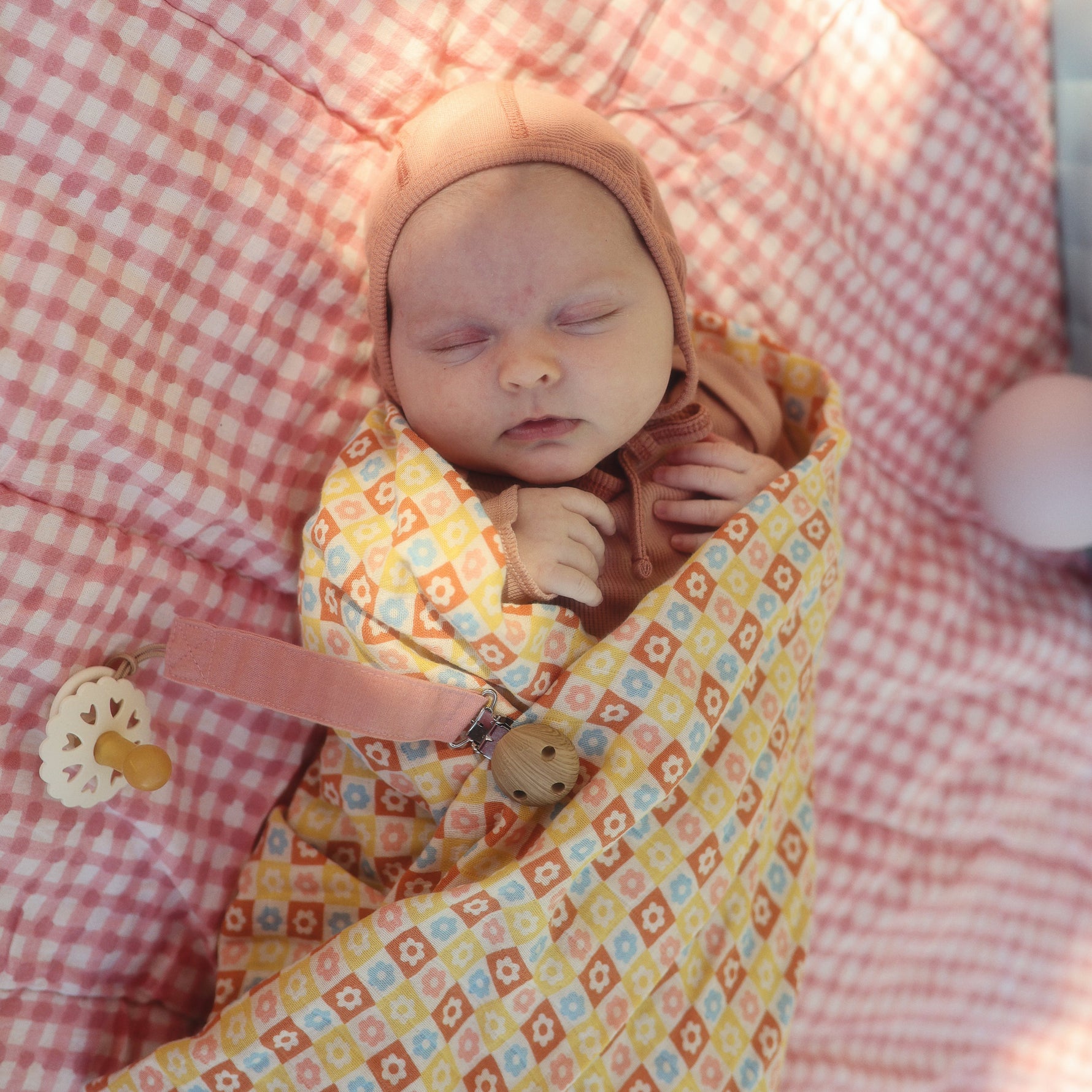 Linen Pacifier Clip, 2-Pack by Mushie