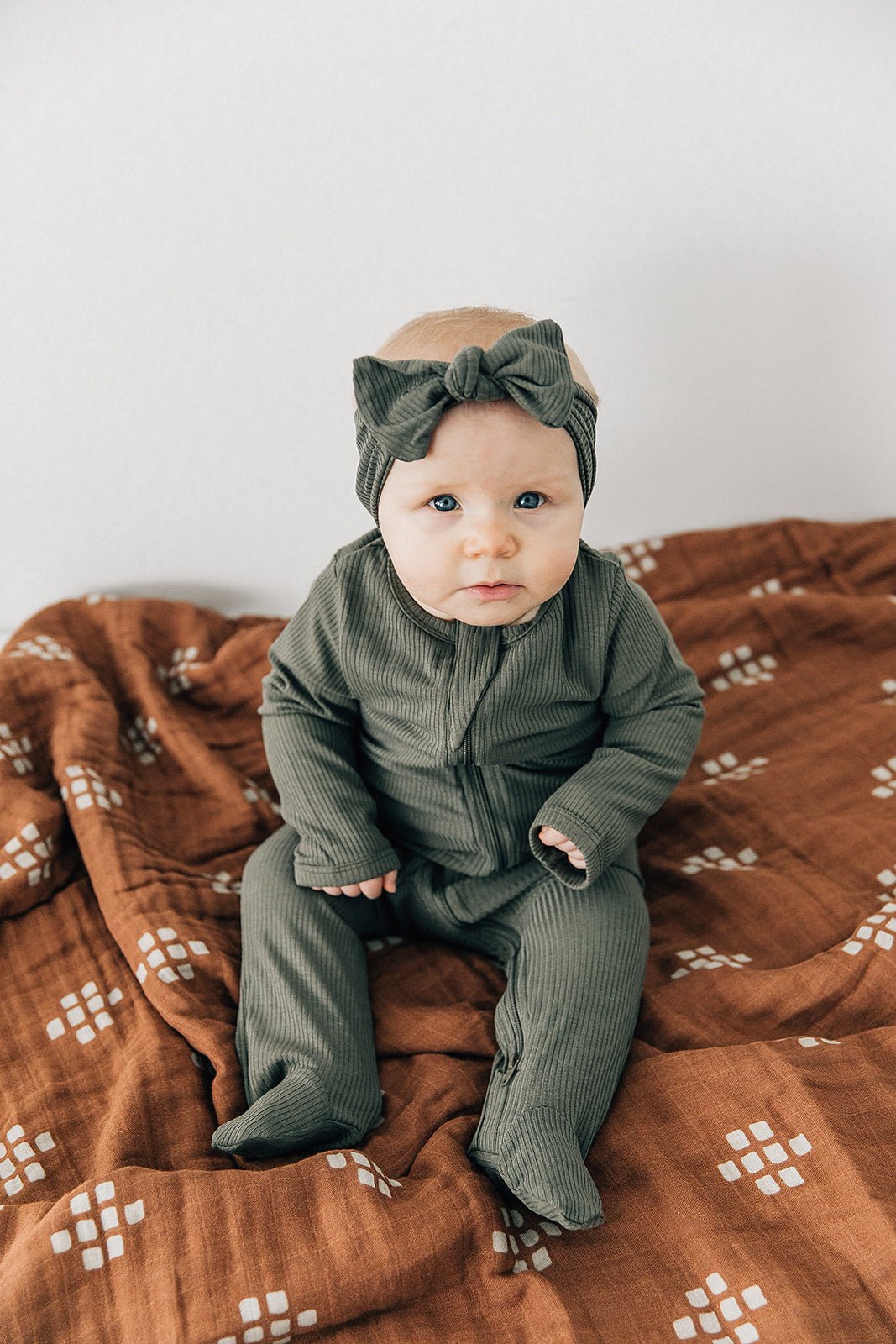 Mebie Baby Chestnut Textiles Muslin Quilt Four Layer Baby Blanket Neutral Print Mebie Baby - 