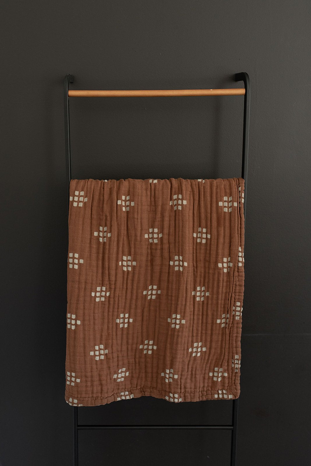 Mebie Baby Chestnut Textiles Muslin Quilt Four Layer Baby Blanket Neutral Print Mebie Baby - 