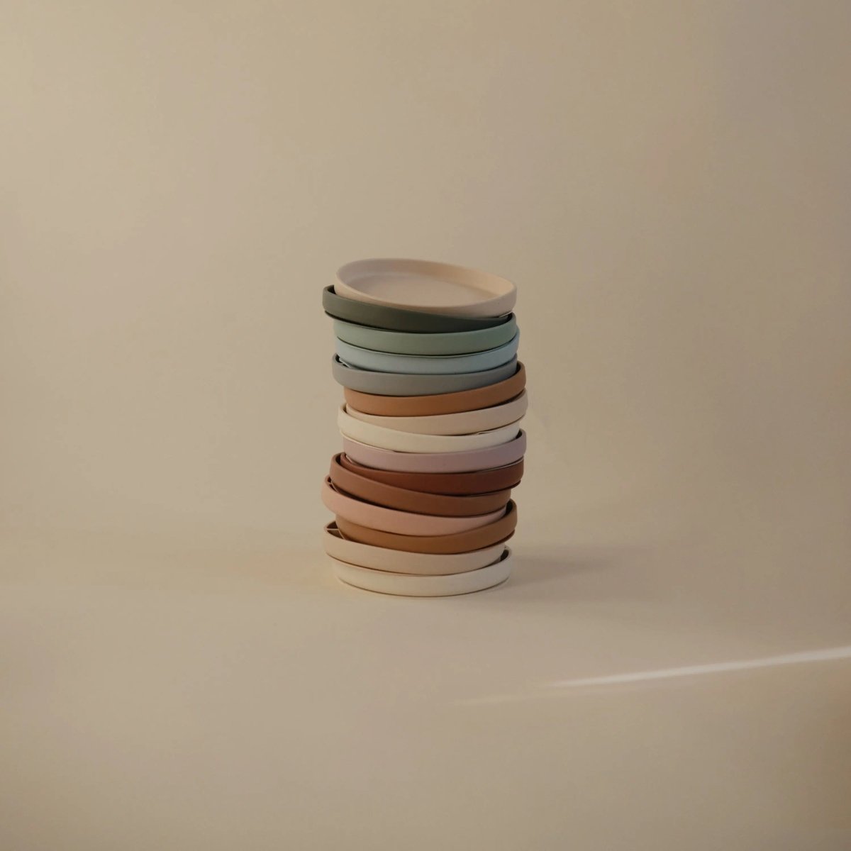 Mushie Classic Silicone Suction Plate for Kids Safe Non Slip Feeding Solution - Everetts Place Boutique - 