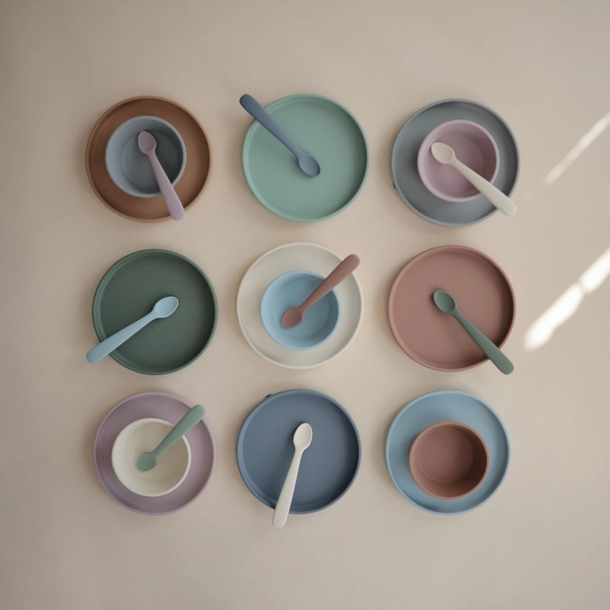 Mushie Classic Silicone Suction Plate for Kids Safe Non Slip Feeding Solution - Everetts Place Boutique - 